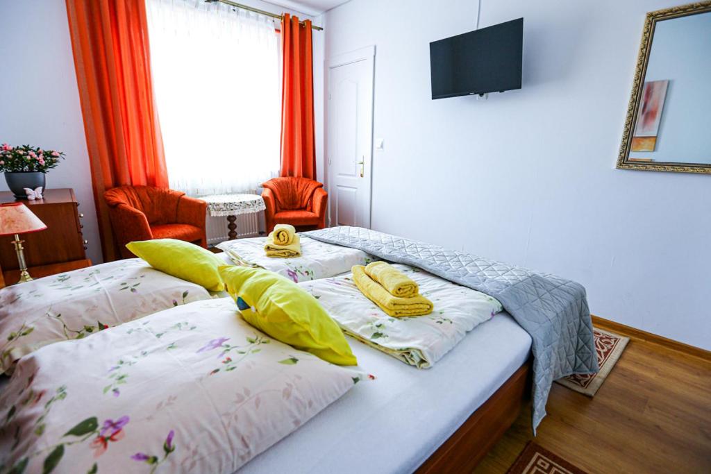 Large Double Room photo 3