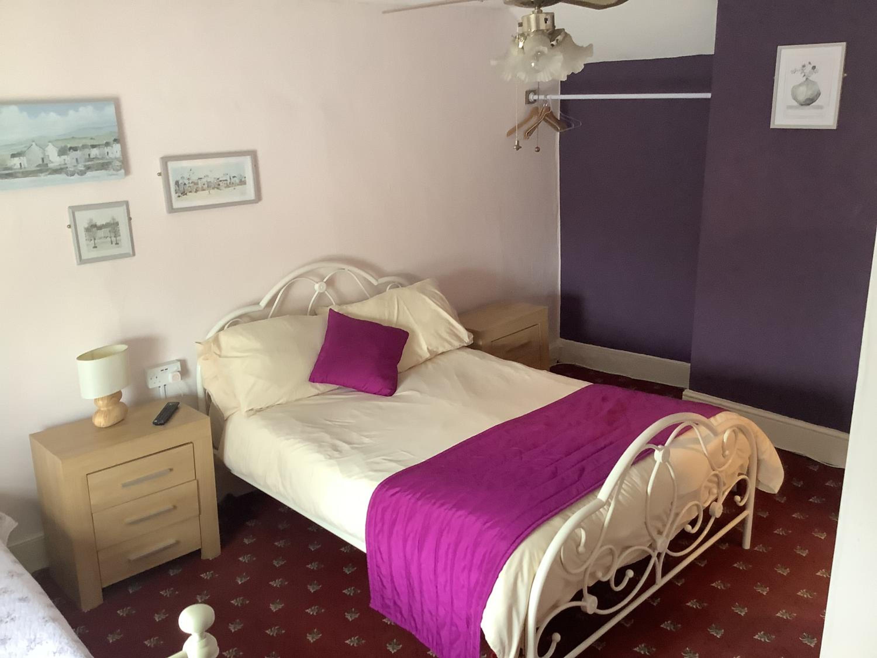 Deluxe Double Room with Shower photo 3