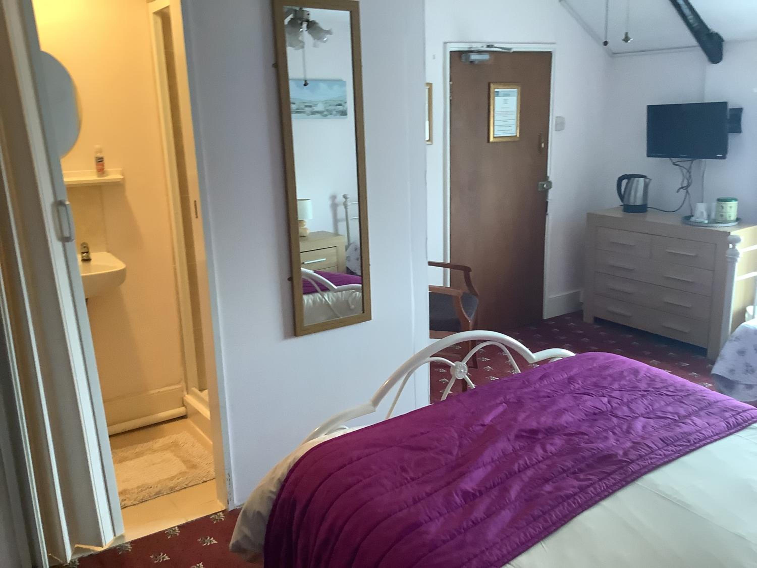 Deluxe Double Room with Shower photo 2