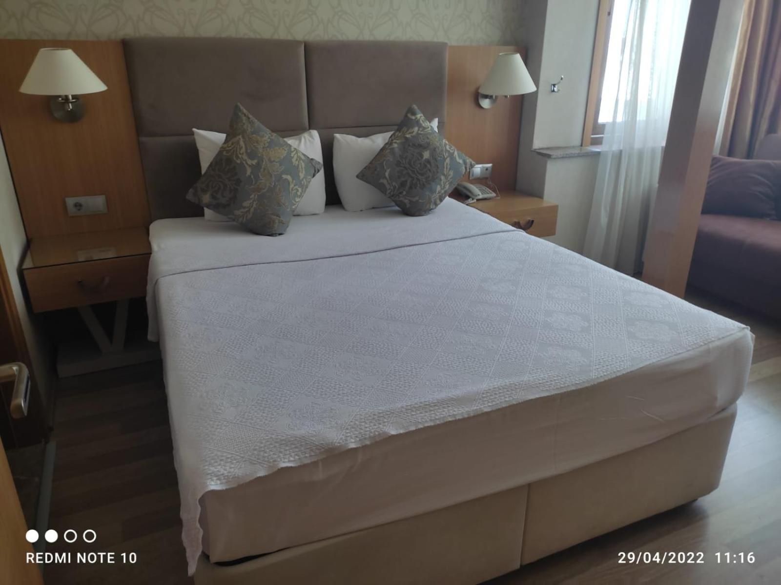 Standard Double or Twin Room photo 1