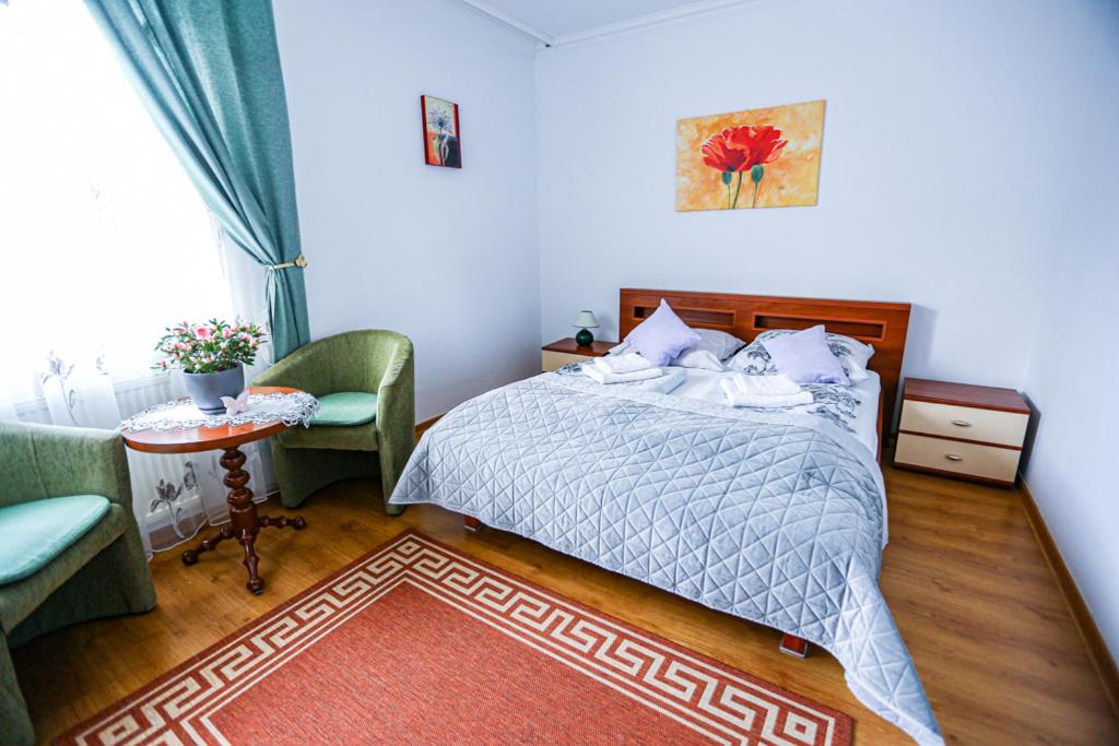 Large Double Room photo 1