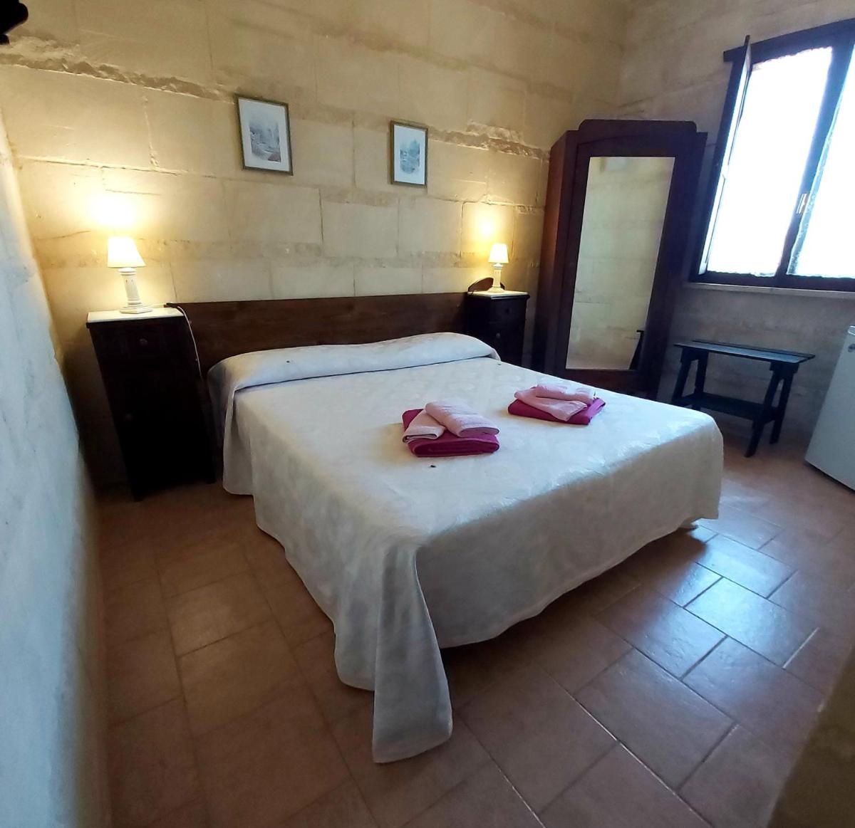 Double Room with Private Bathroom photo 1