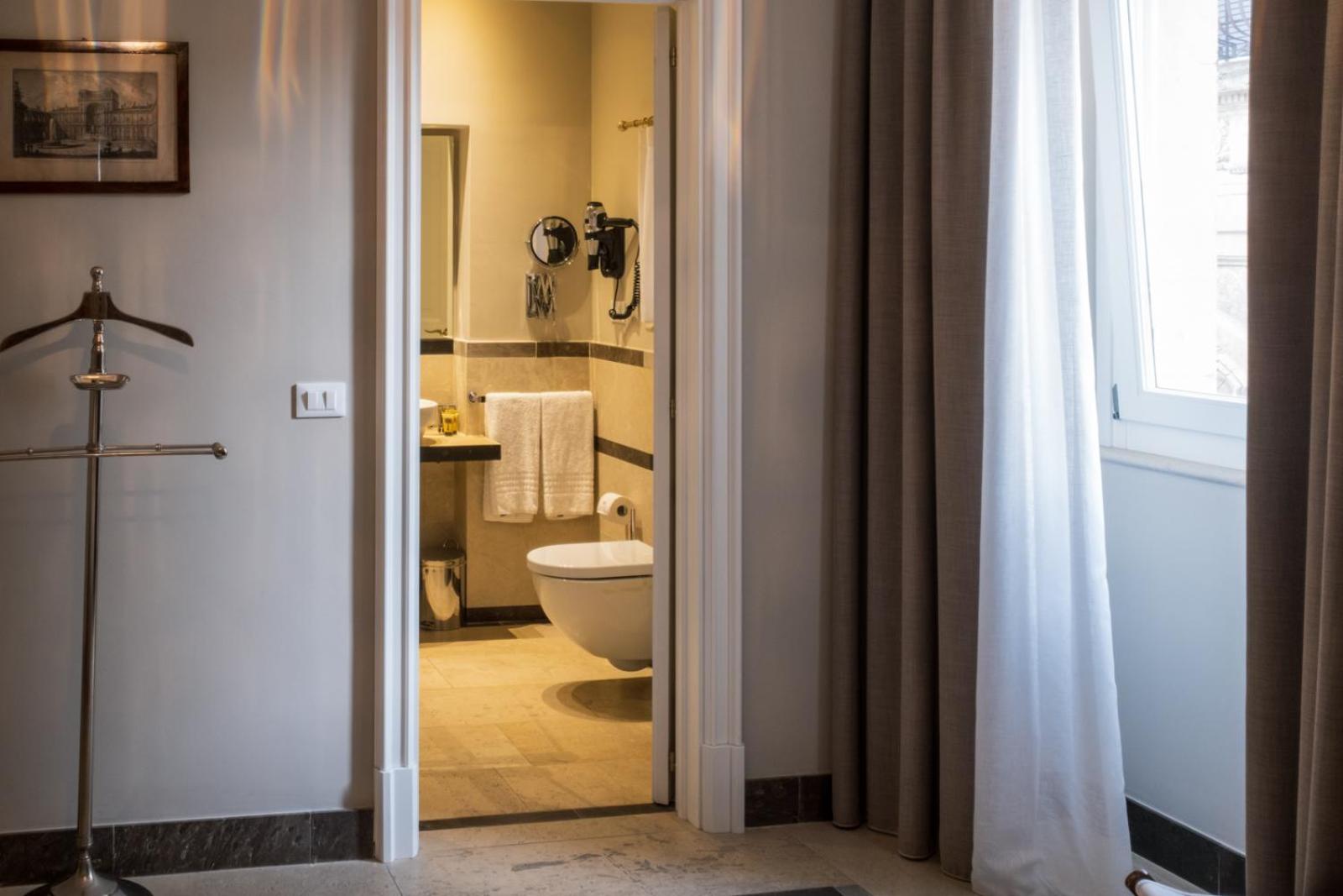 Deluxe Double Room - Photo 5