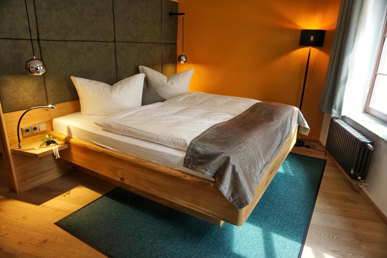 Deluxe Double Room with Bath - Photo 2