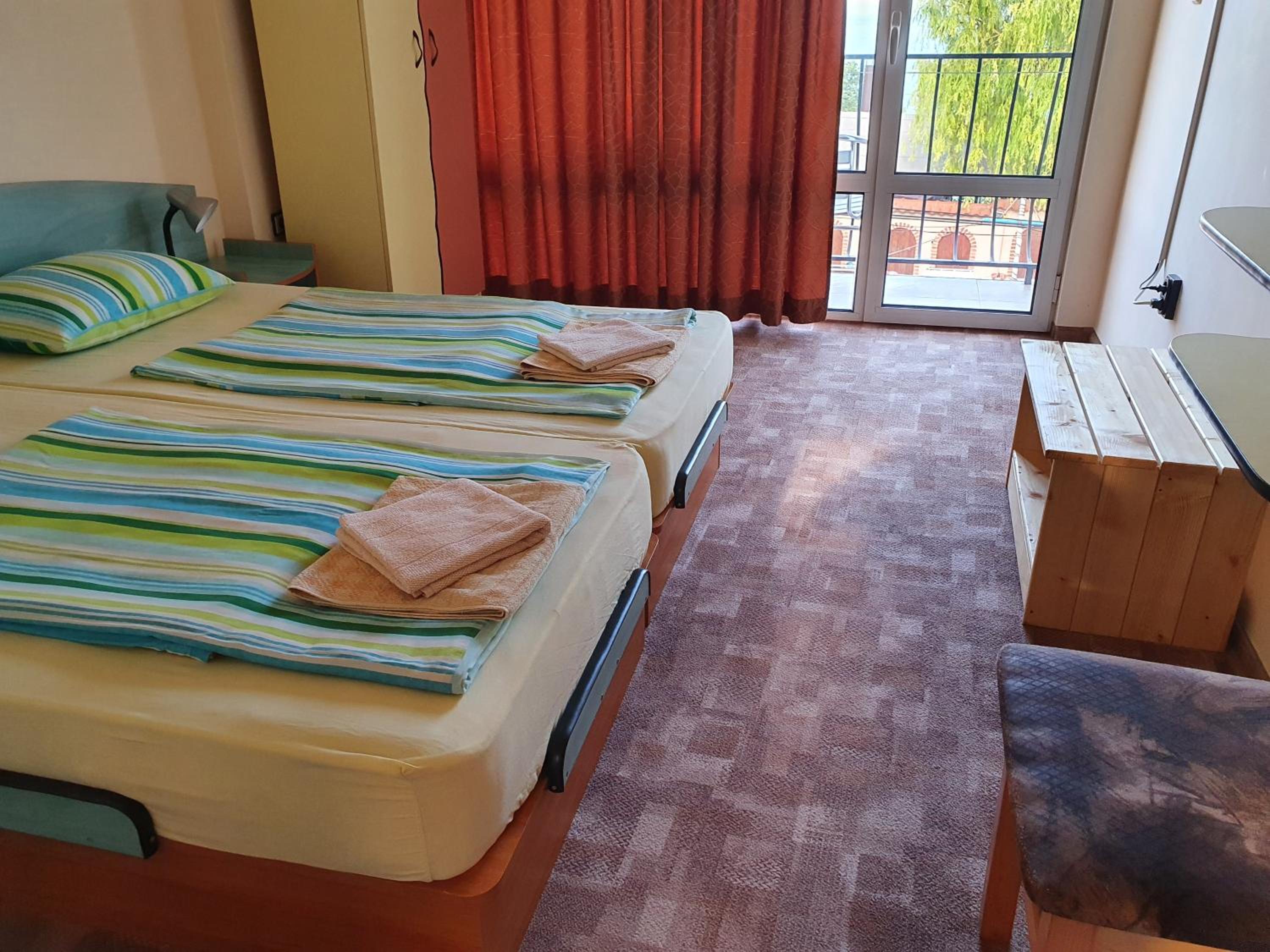Twin Room with Sea View photo 3