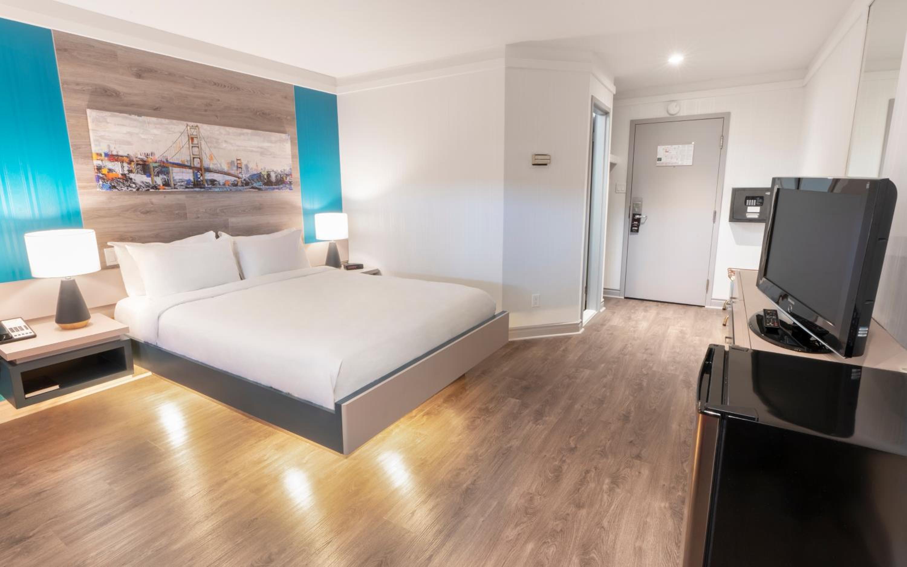 Economy room, 1 Double bed - Interior Balcony, restaurant area photo 1