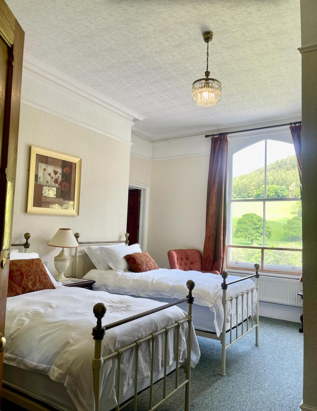 Twin Room with Mountain View