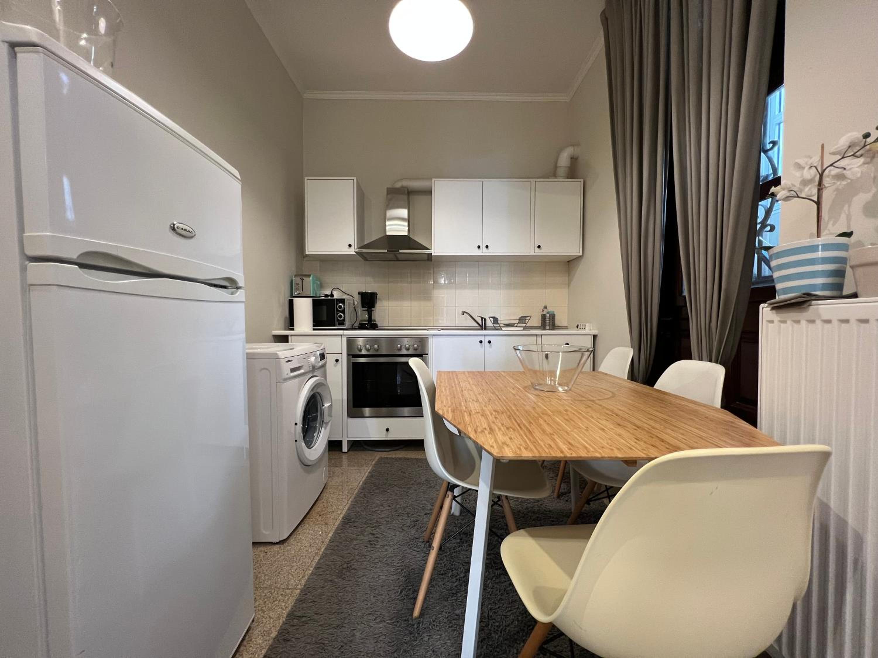 (2B) One Bedroom Apartment  photo 2