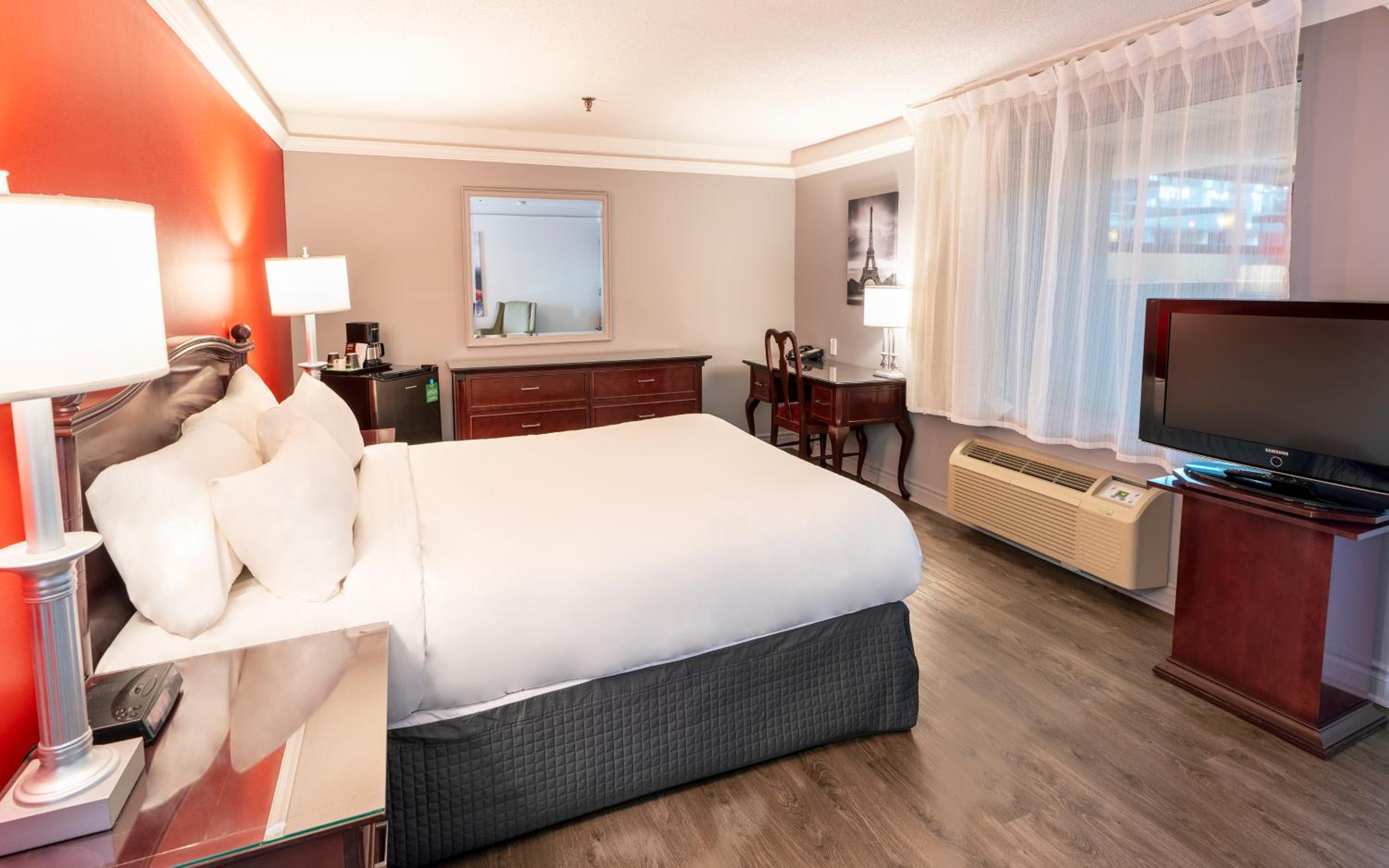 Traditional room, 1 Queen bed - Exterior View photo 3