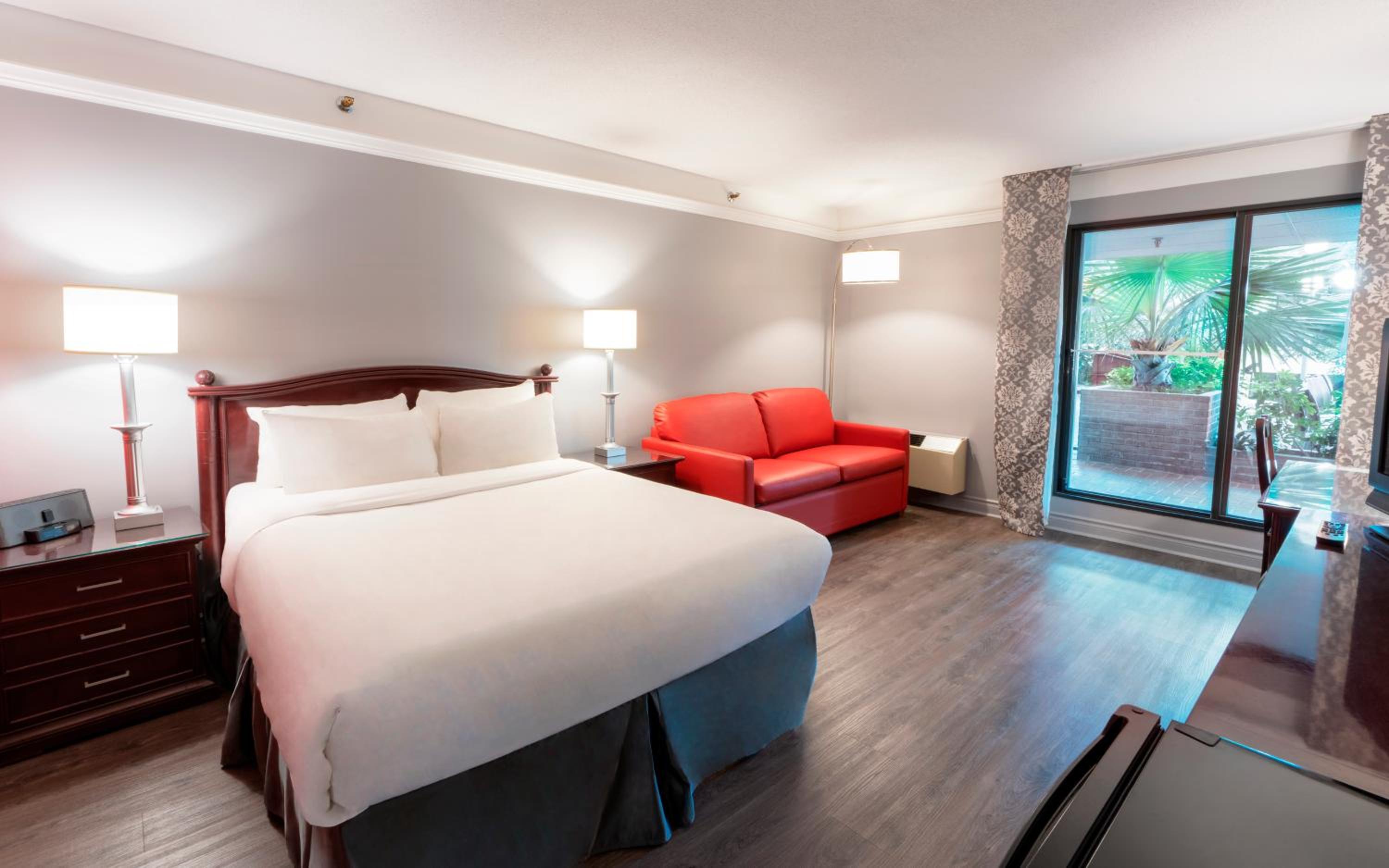 Traditional room, 1 Queen bed - Interior Terrace, garden area  photo 1