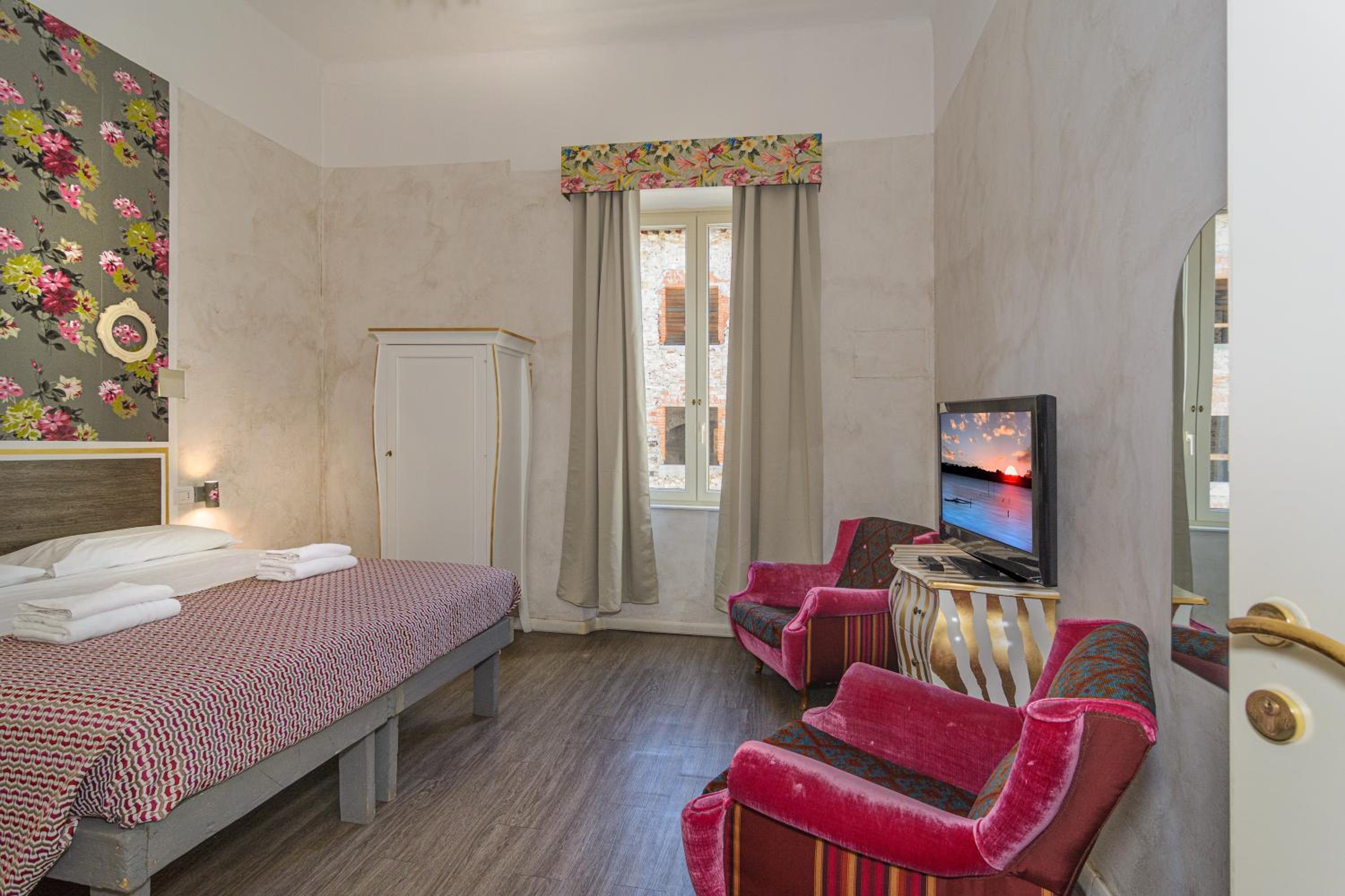Double or Twin Room photo 3