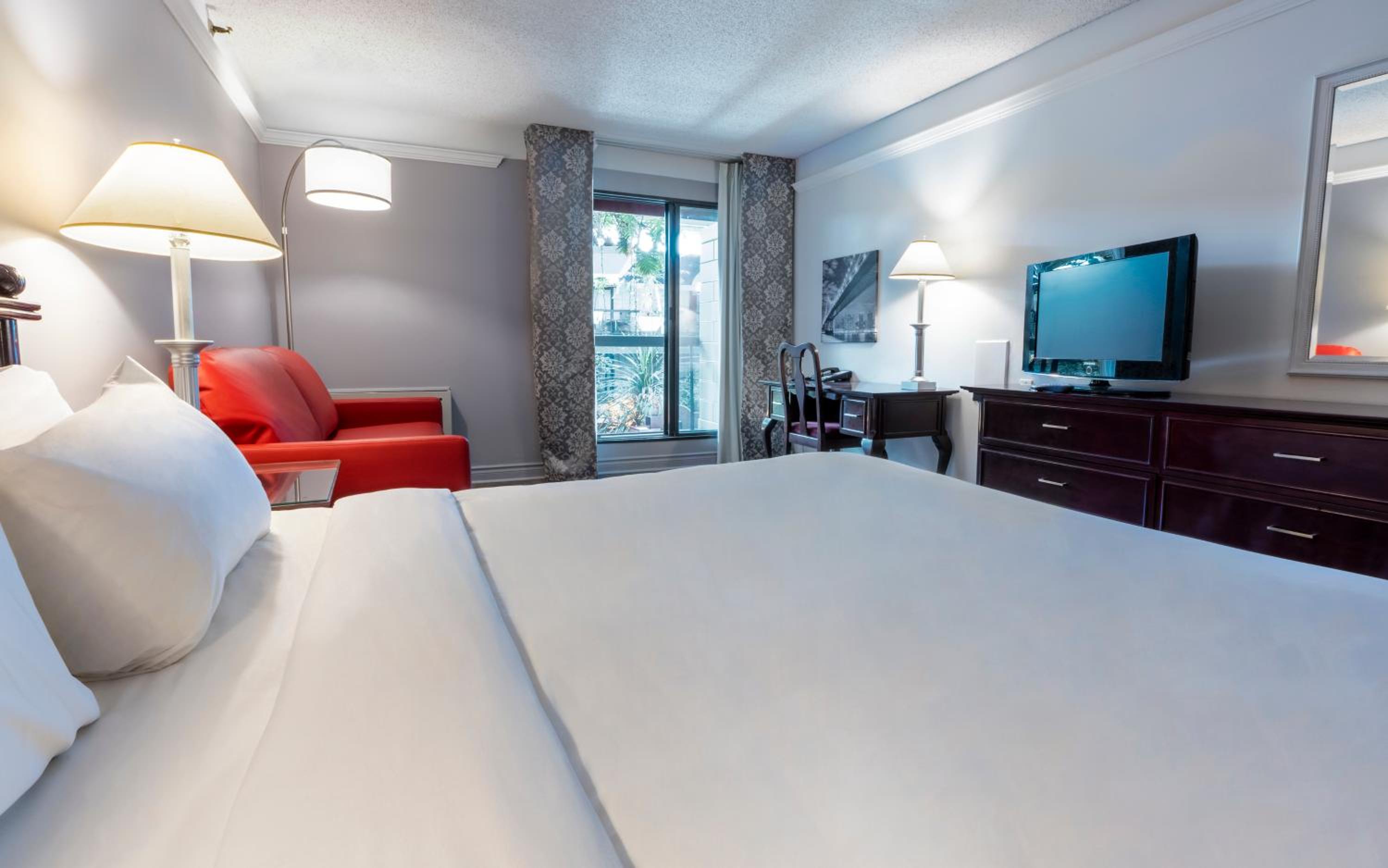 Traditional room, 1 Queen bed - Interior Balcony, garden area photo 2