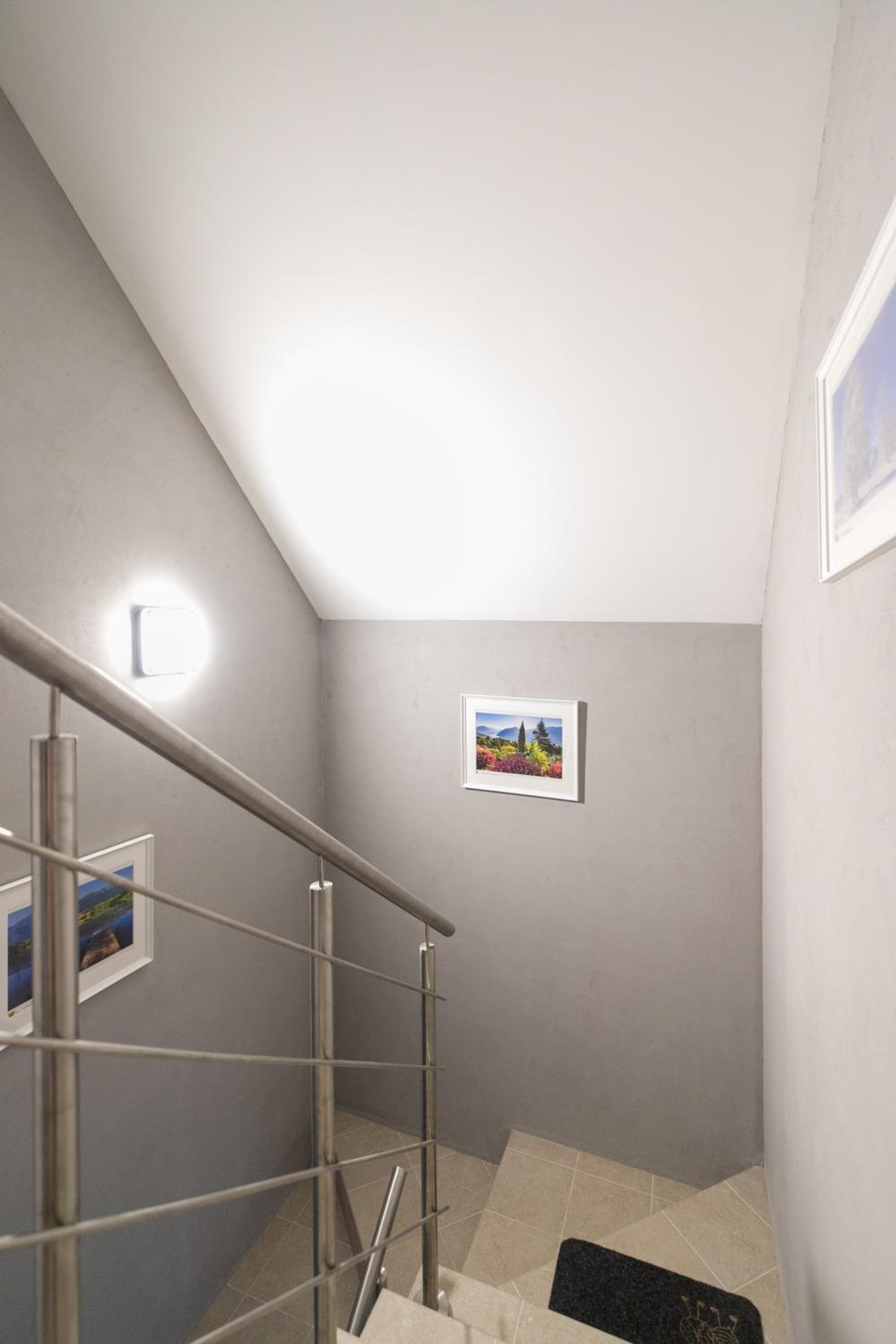 One-Bedroom Apartment - Photo 2