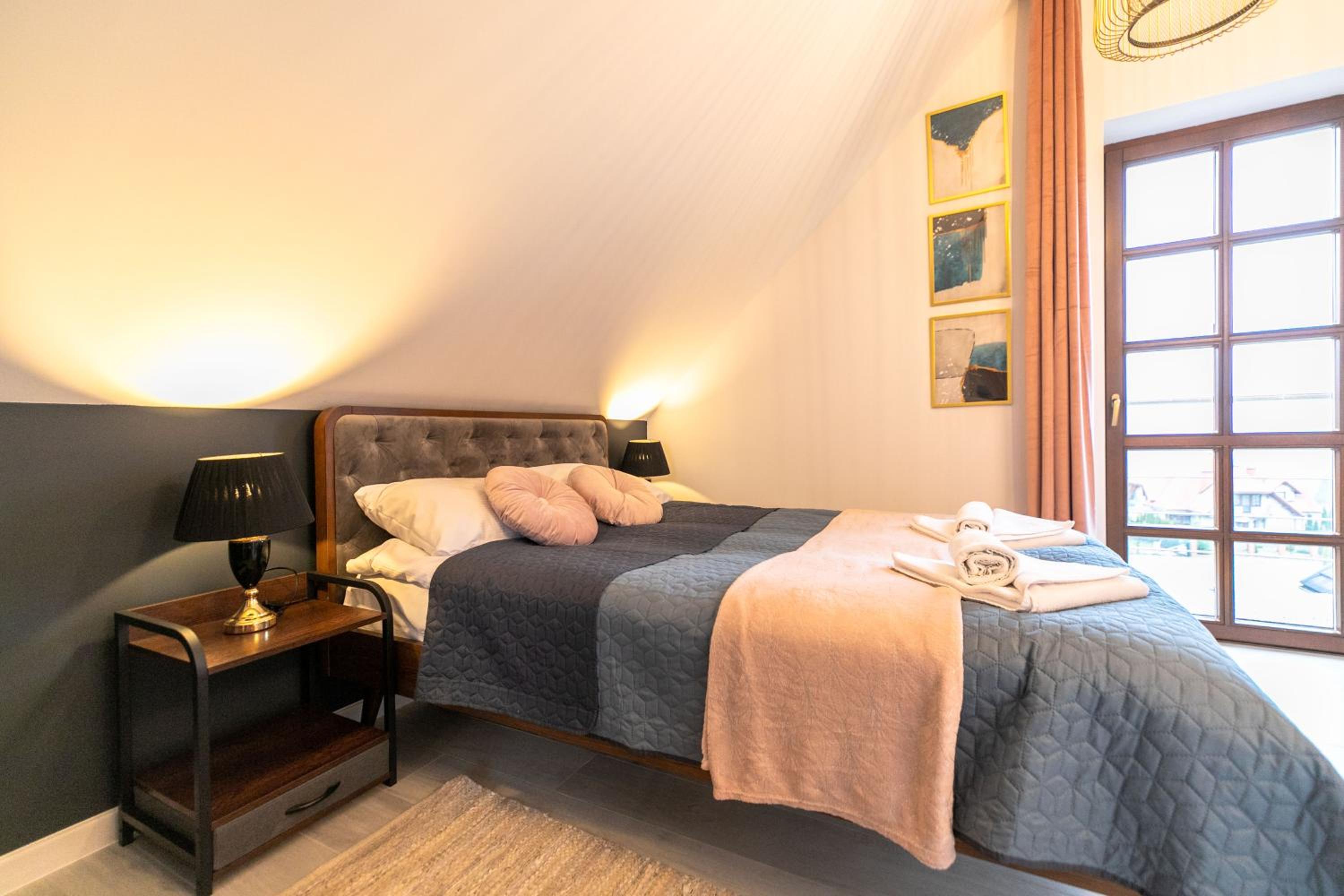 One-Bedroom Apartment - Photo 6