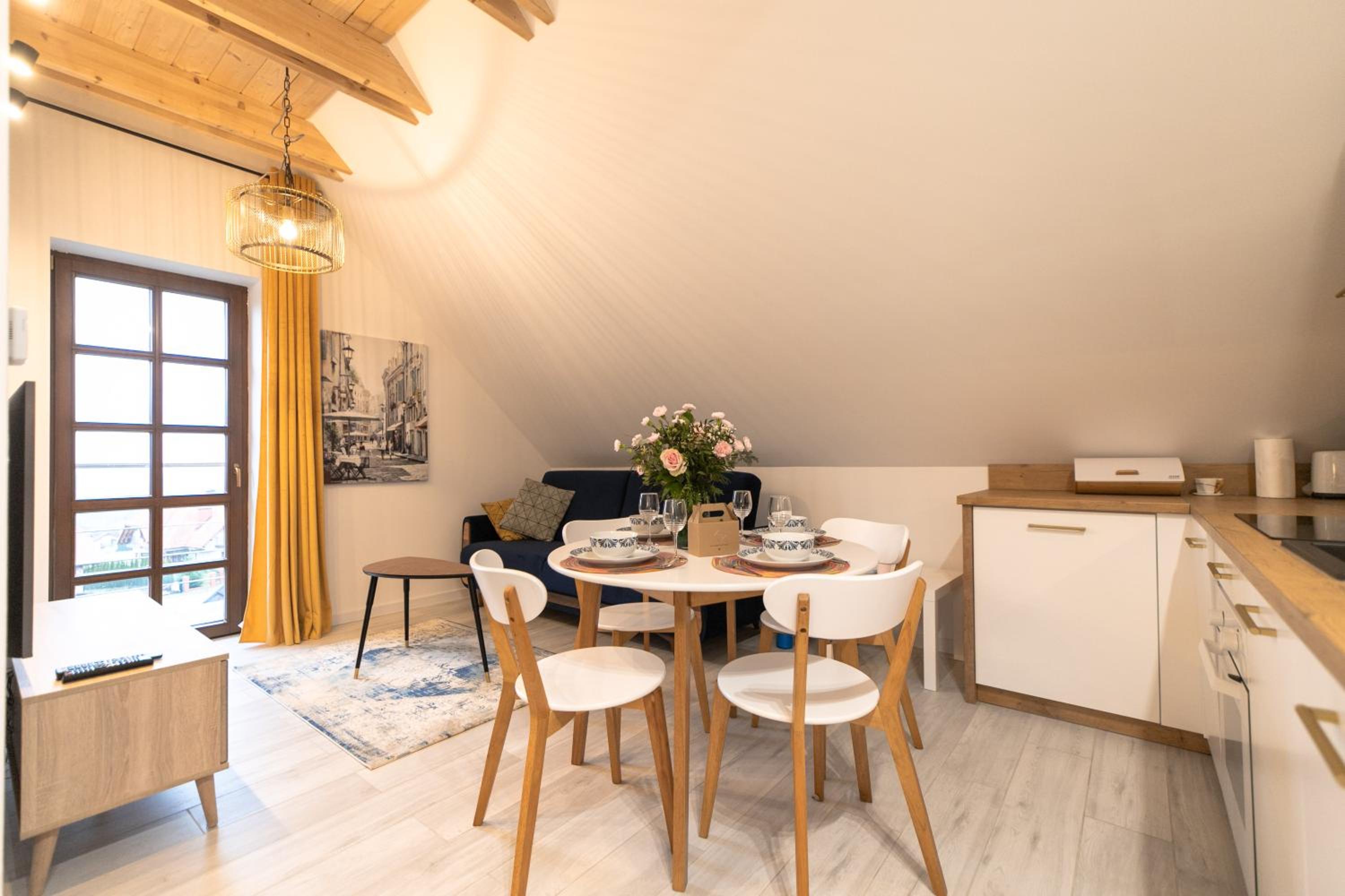 One-Bedroom Apartment - Photo 12