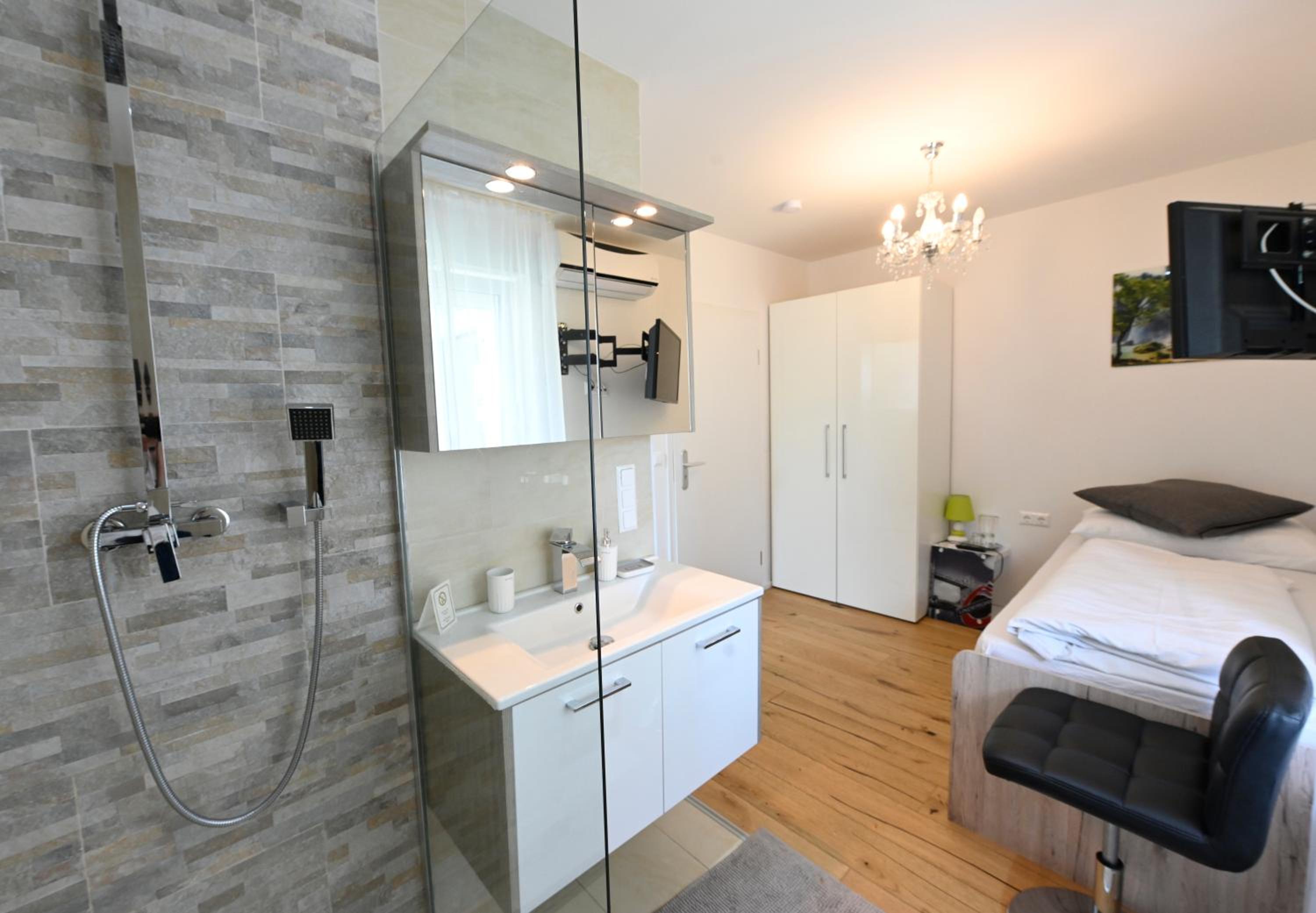 Deluxe Single Room photo 3
