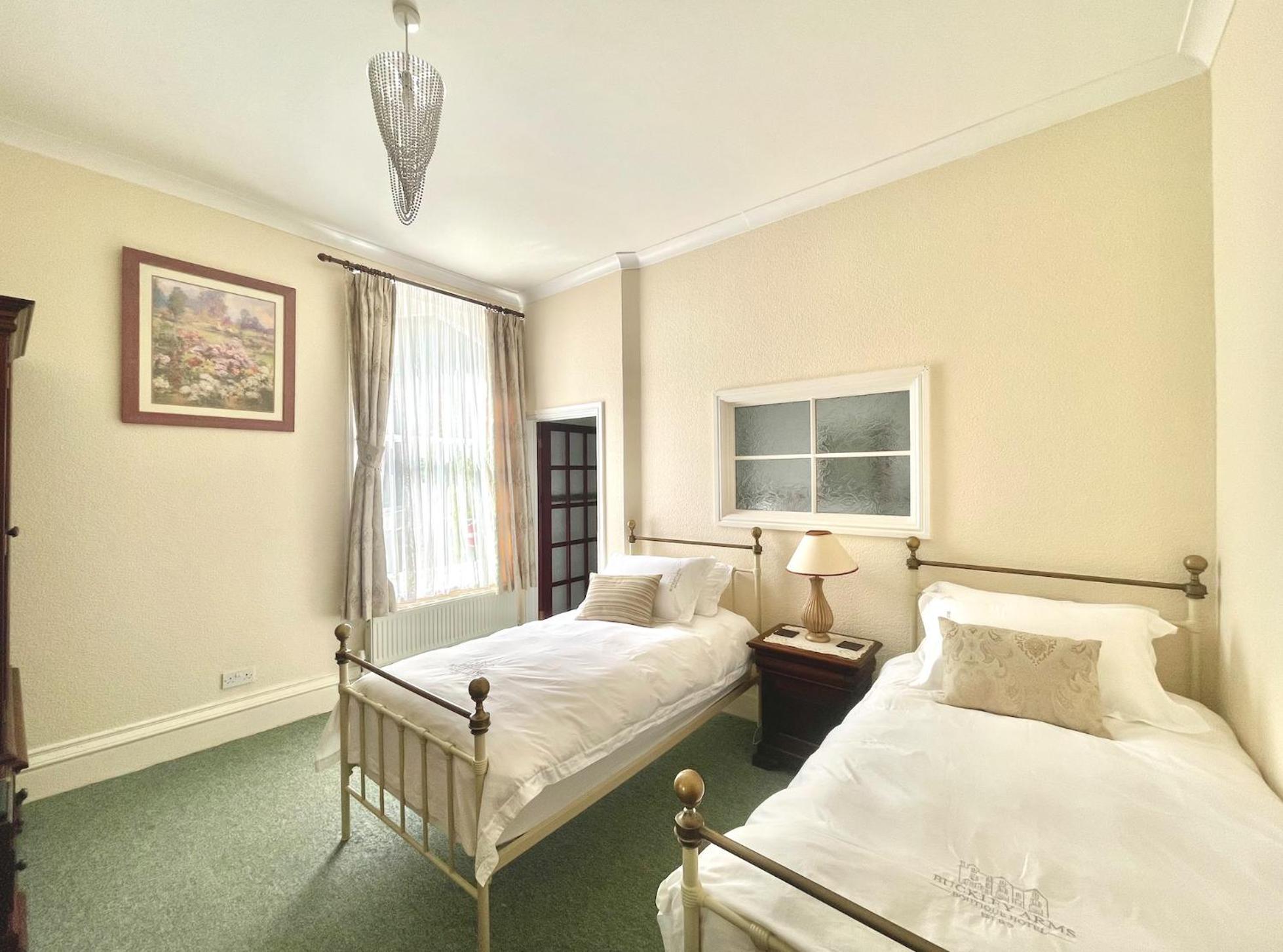 Twin Room with Mountain View