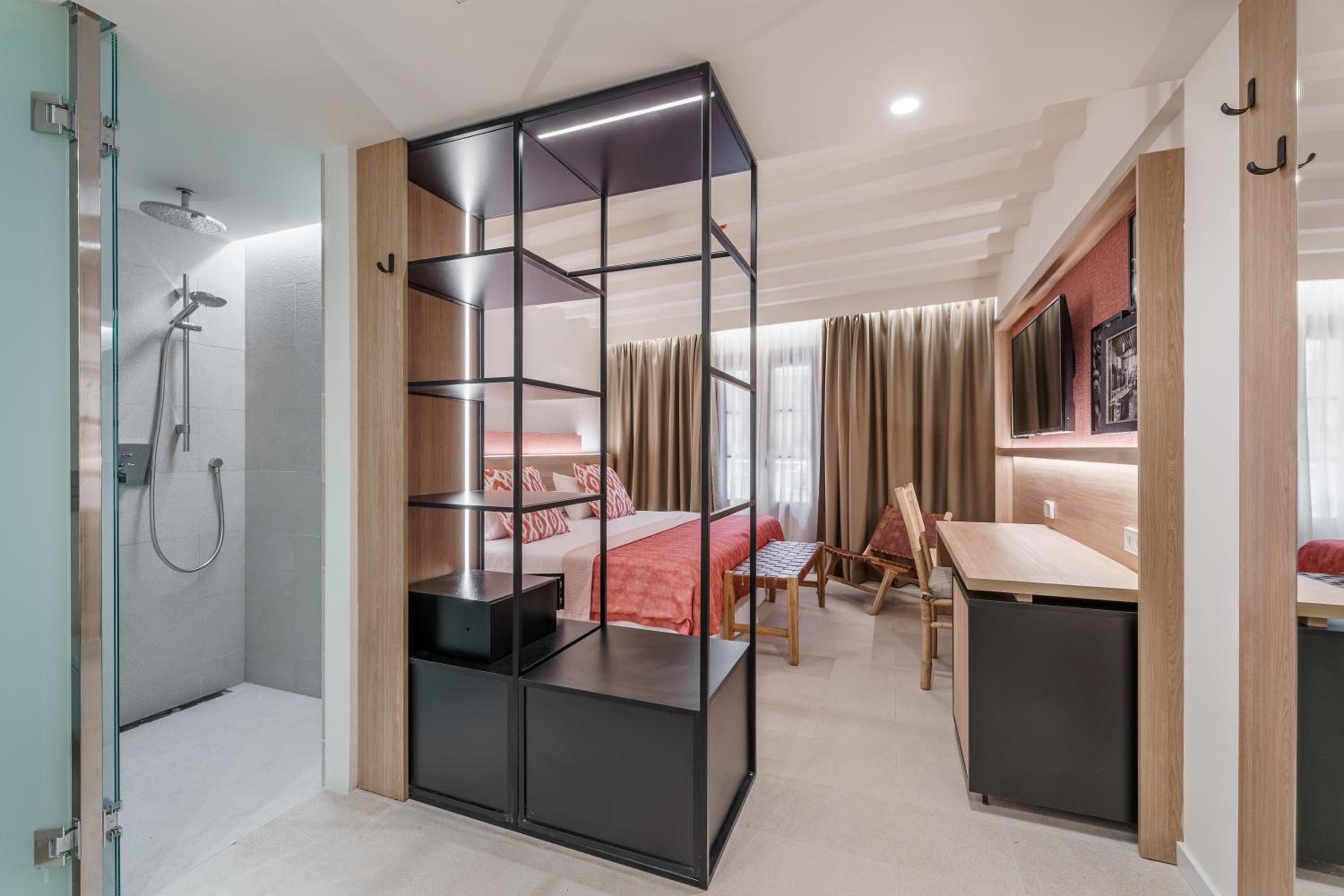 Double Room - Photo 3