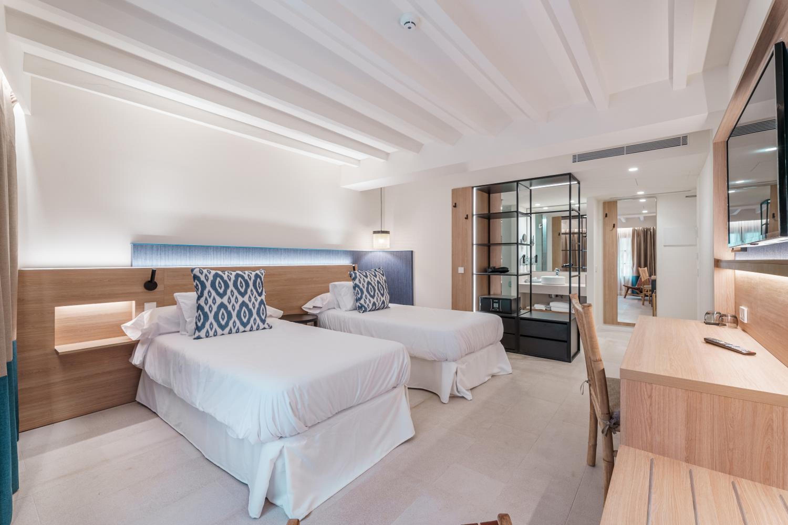 Double Room - Photo 1