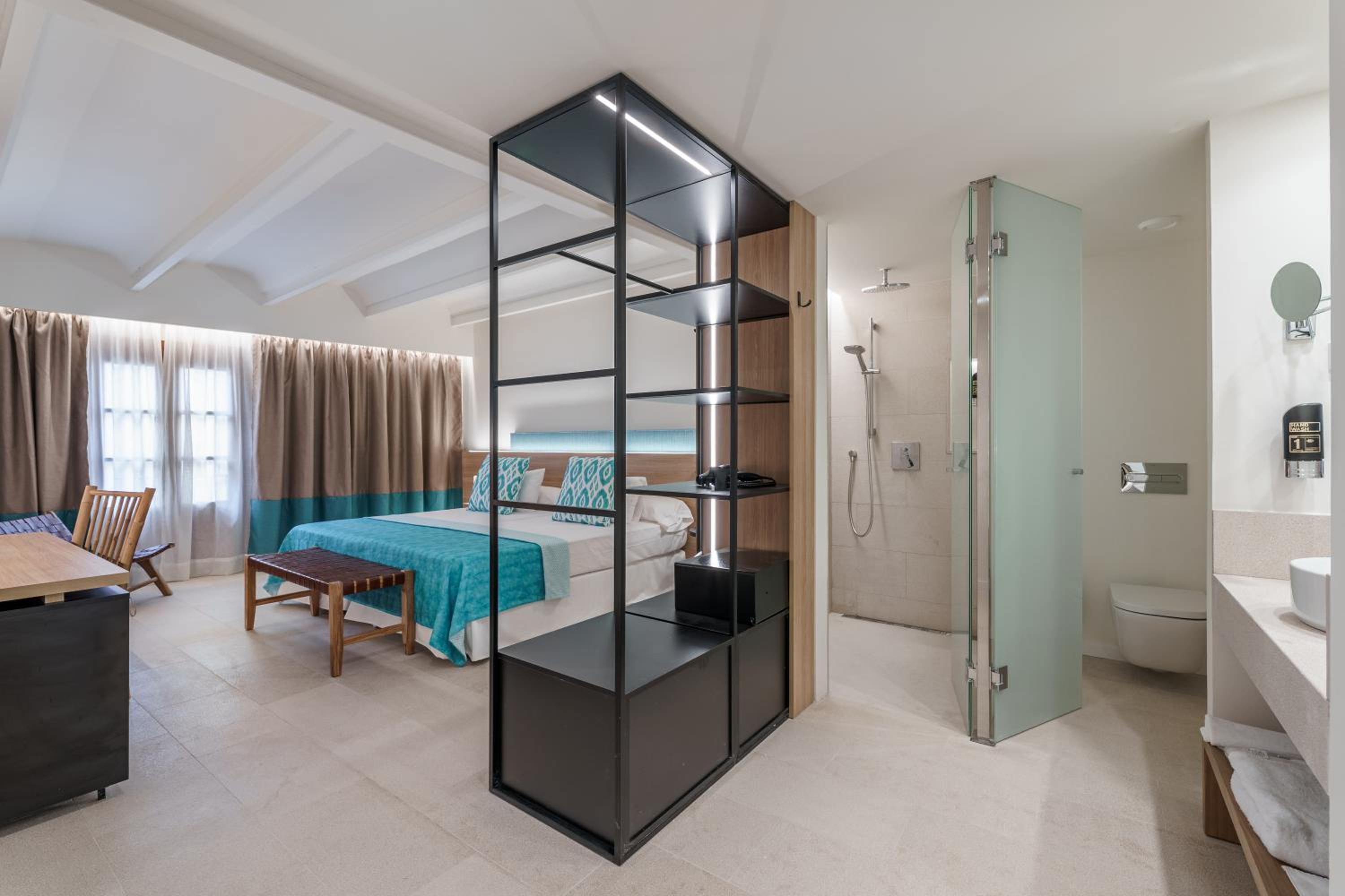 Double Room - Photo 5