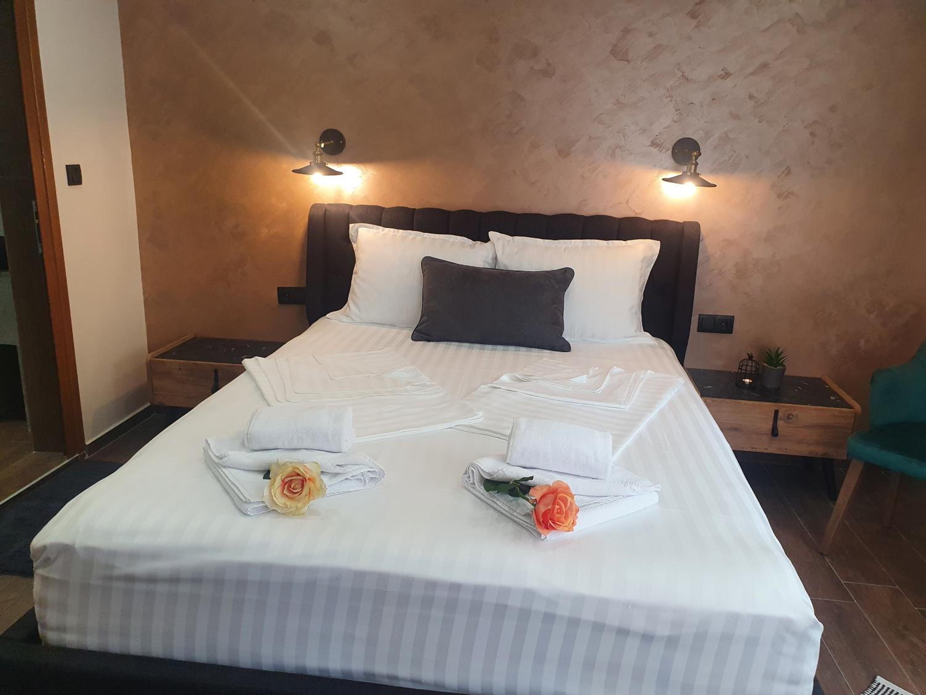 Double Room - Photo 1