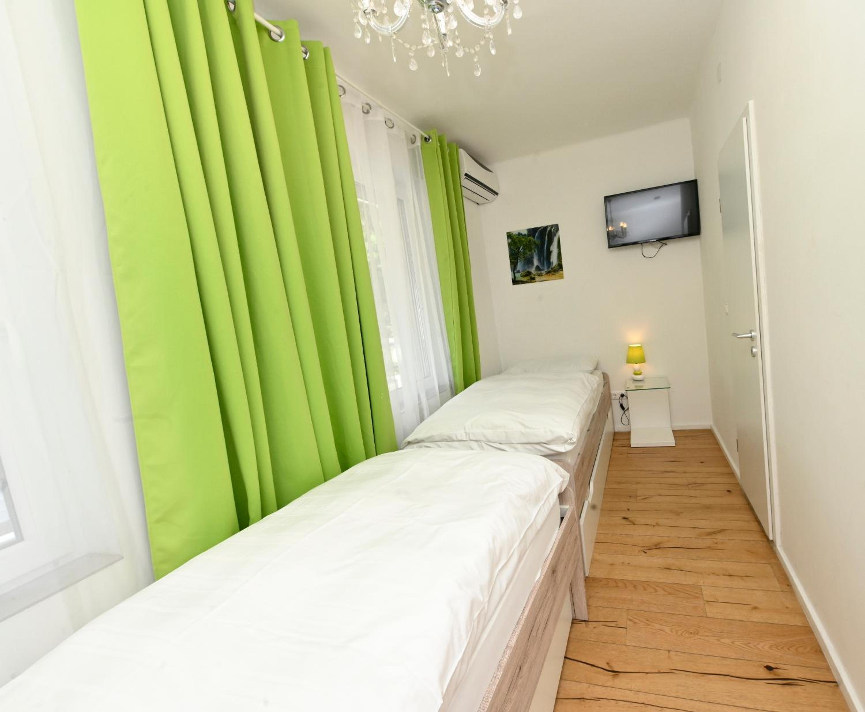 Small Twin Room photo 3