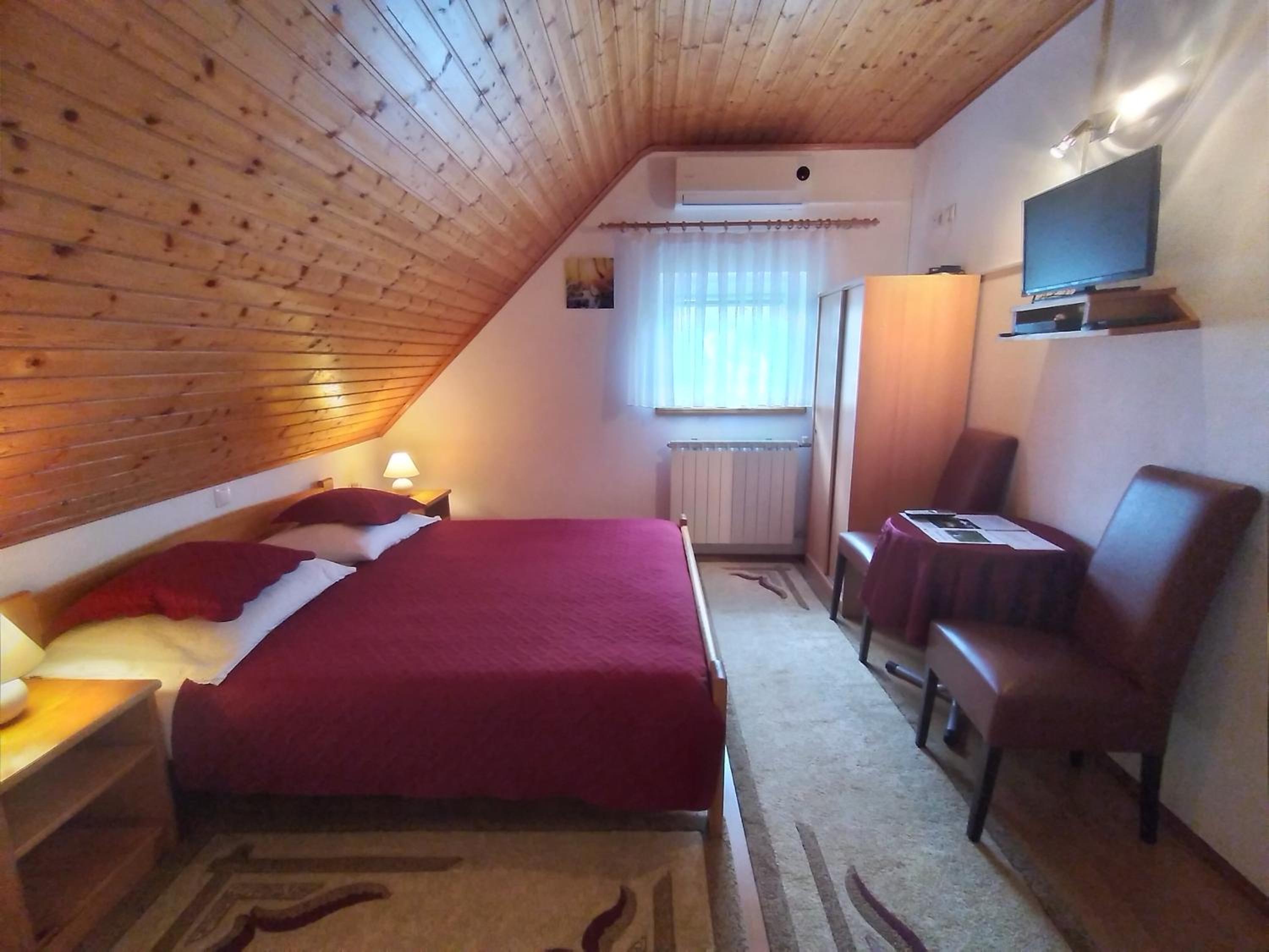 Standard Double Room - Photo 6