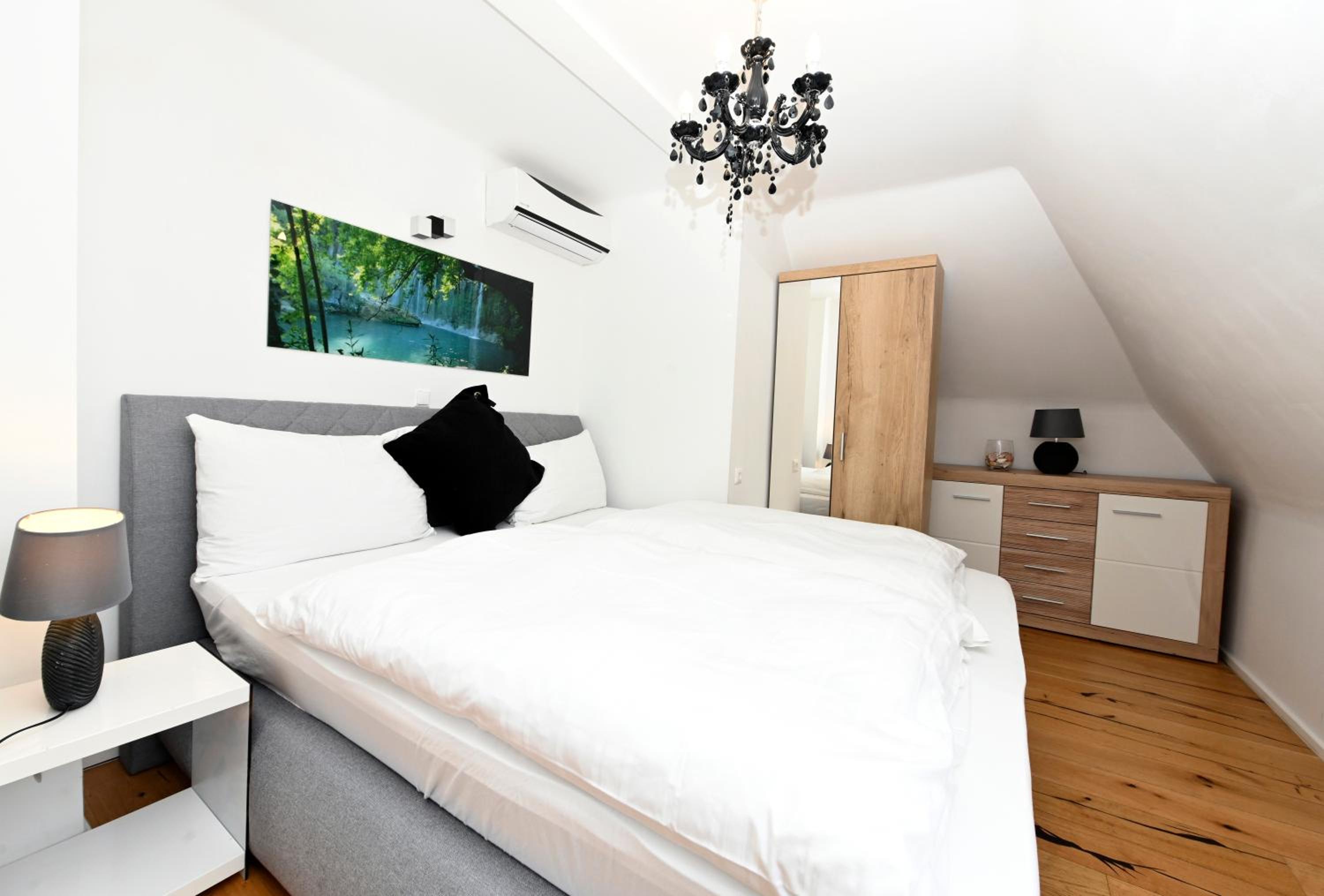 Queen Room photo 3