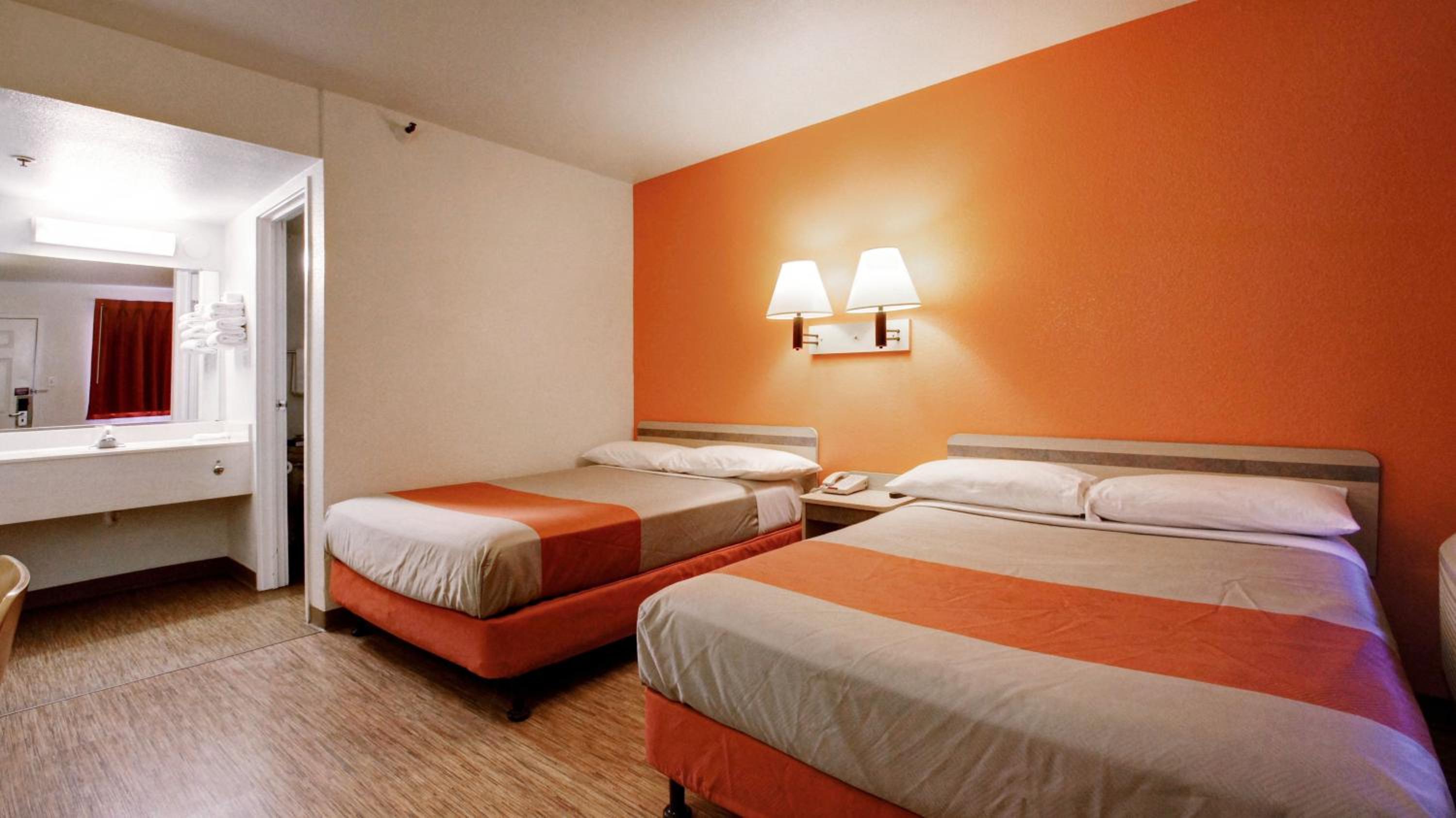 Quadruple Room With Two Queen Beds - Non Smoking