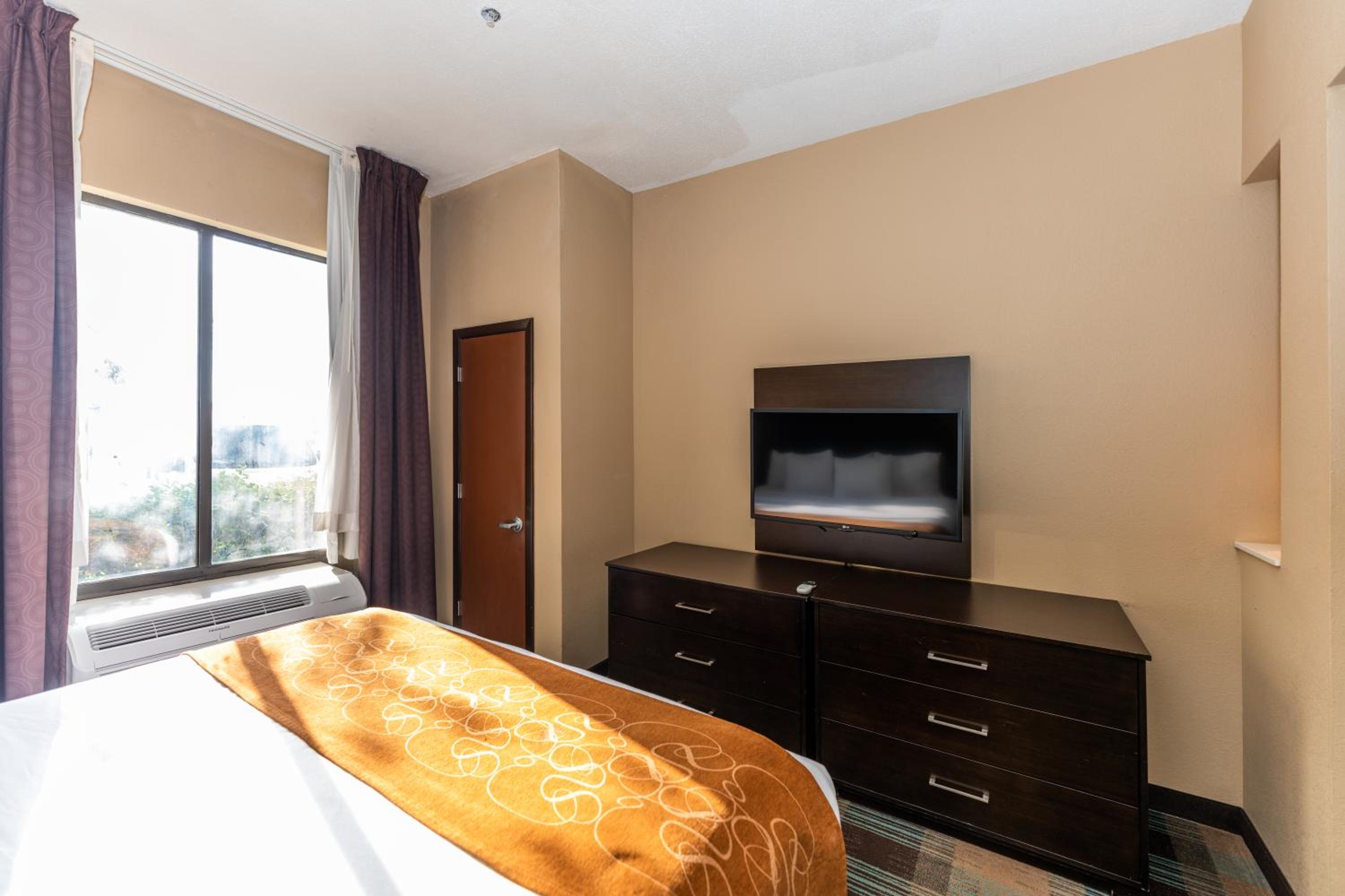 King Suite - Disability Access/Non-Smoking - Photo 15