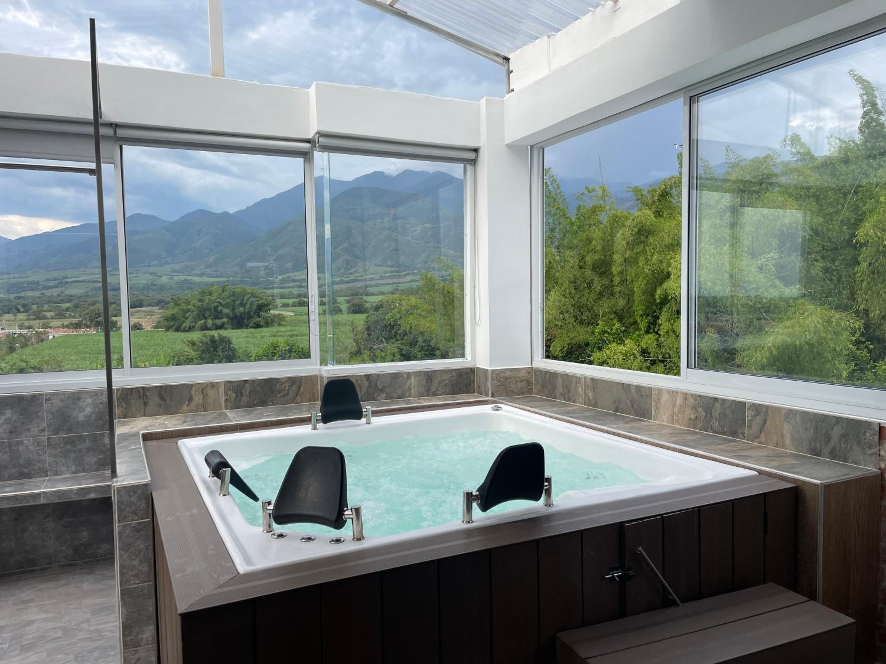 Suite with Mountain View photo 2