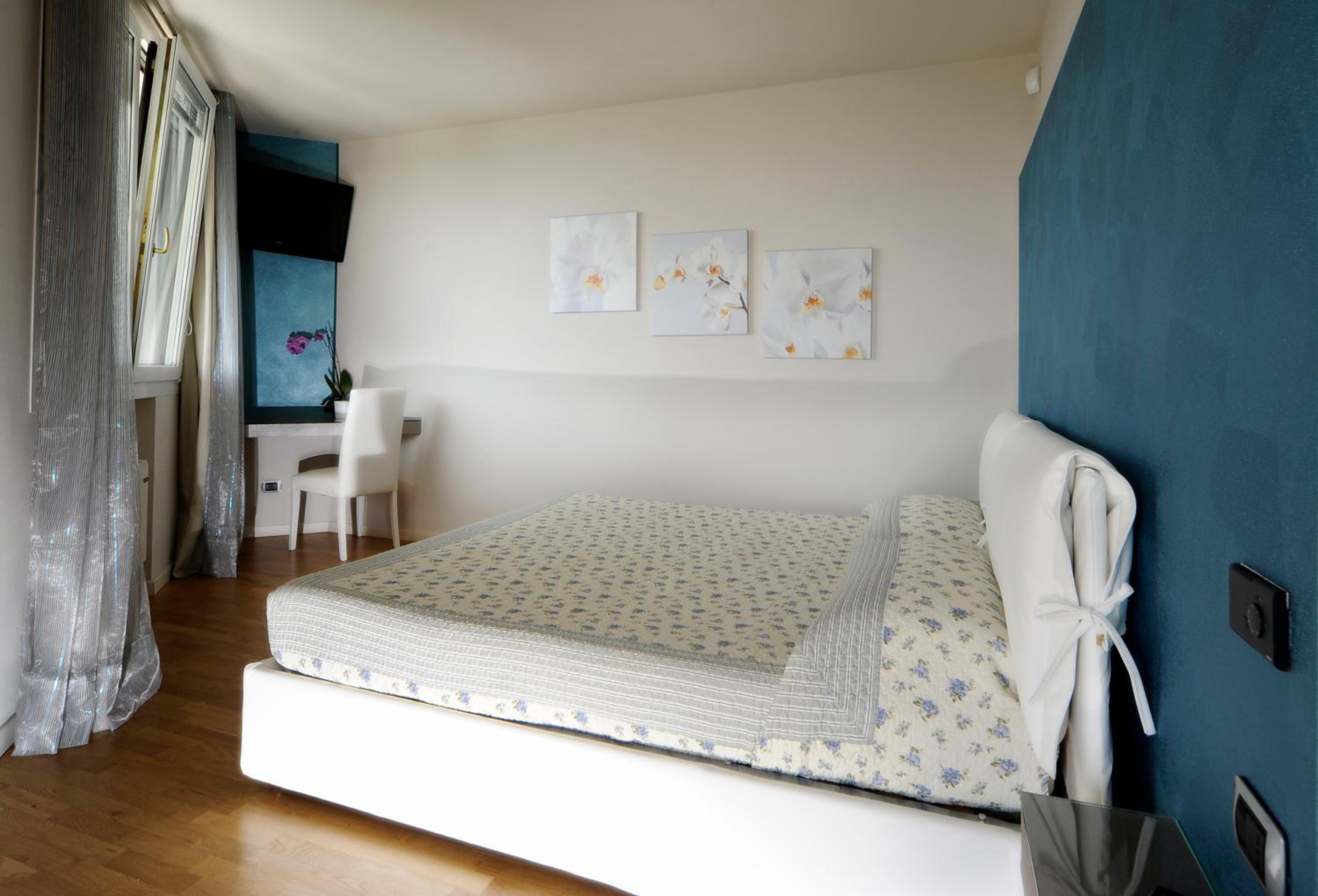 Four-Bedroom House photo 1
