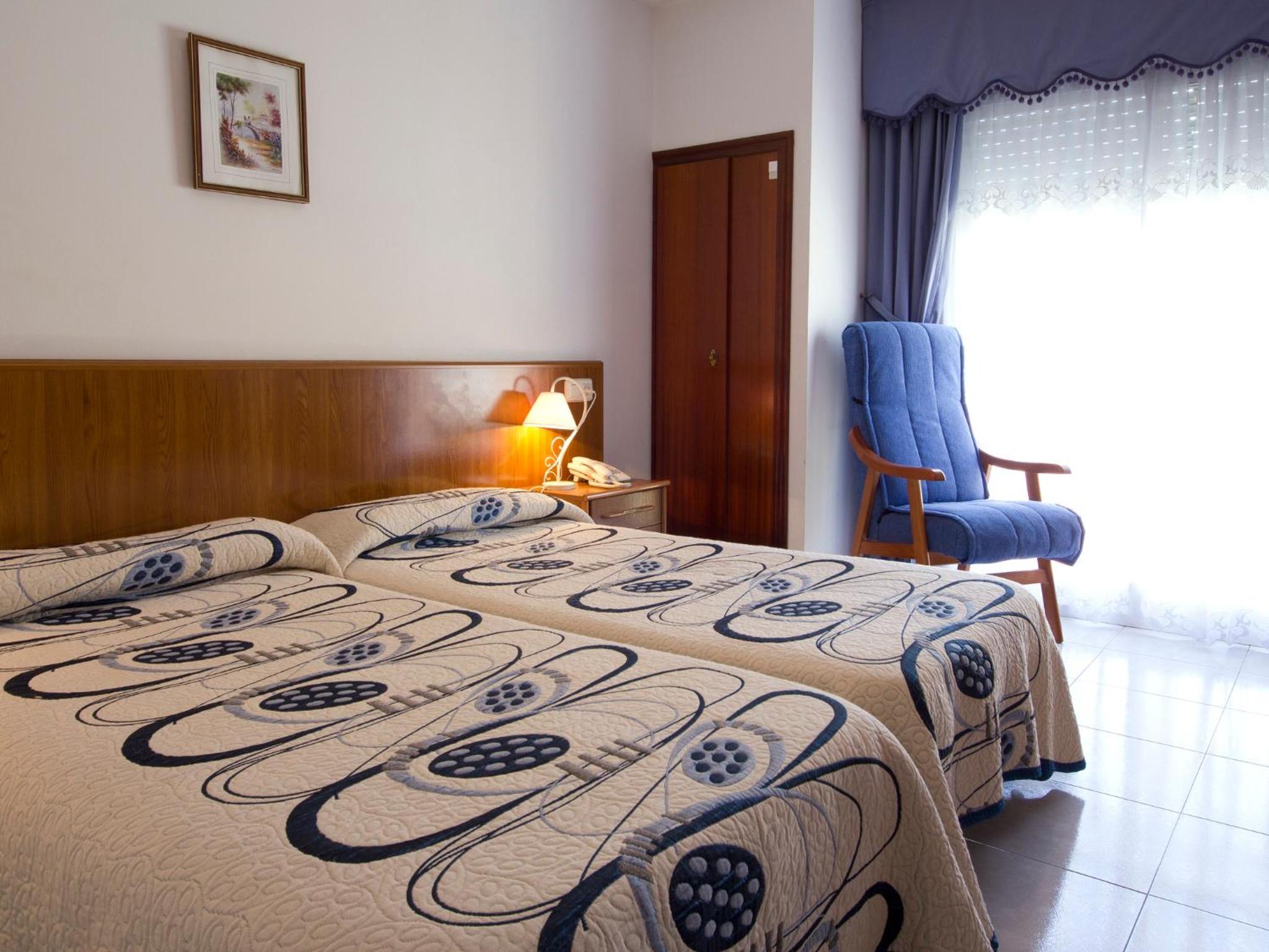 Double or Twin Room - Photo 7
