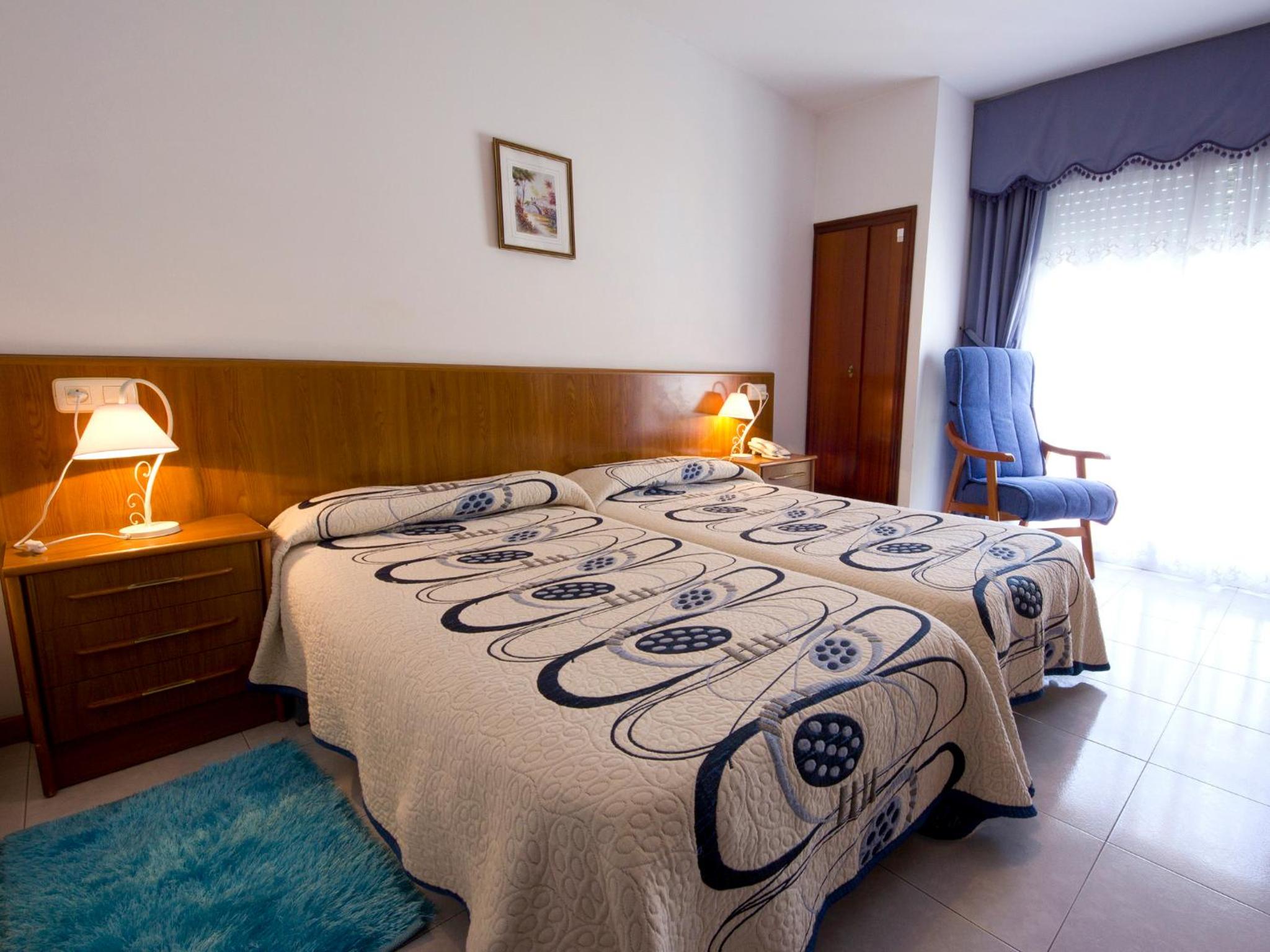 Double or Twin Room - Photo 6