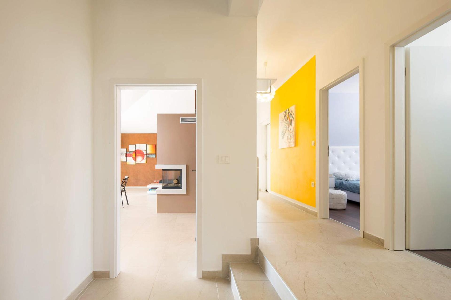 Villa photo 2