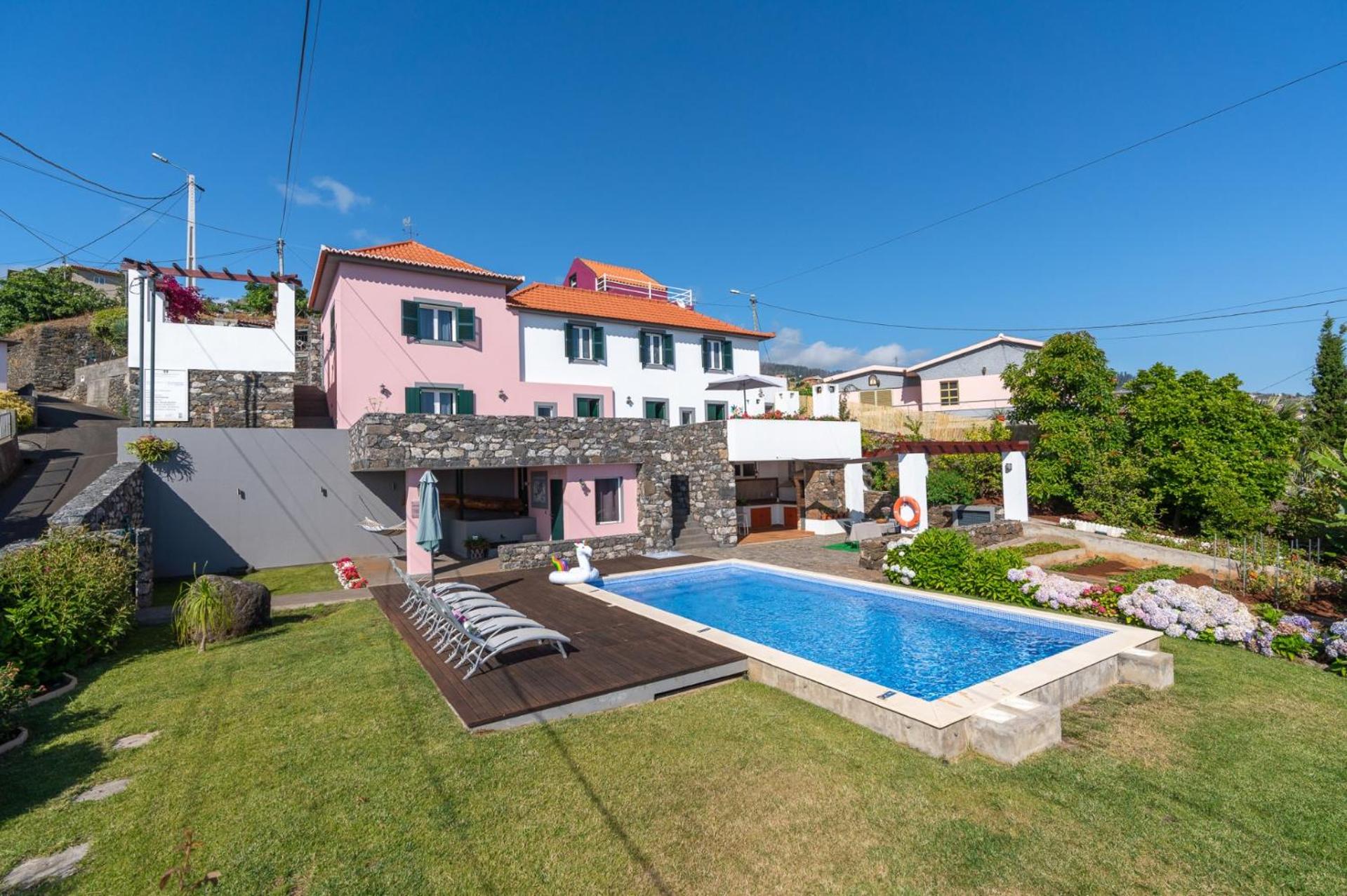 Three-Bedroom Villa photo 3