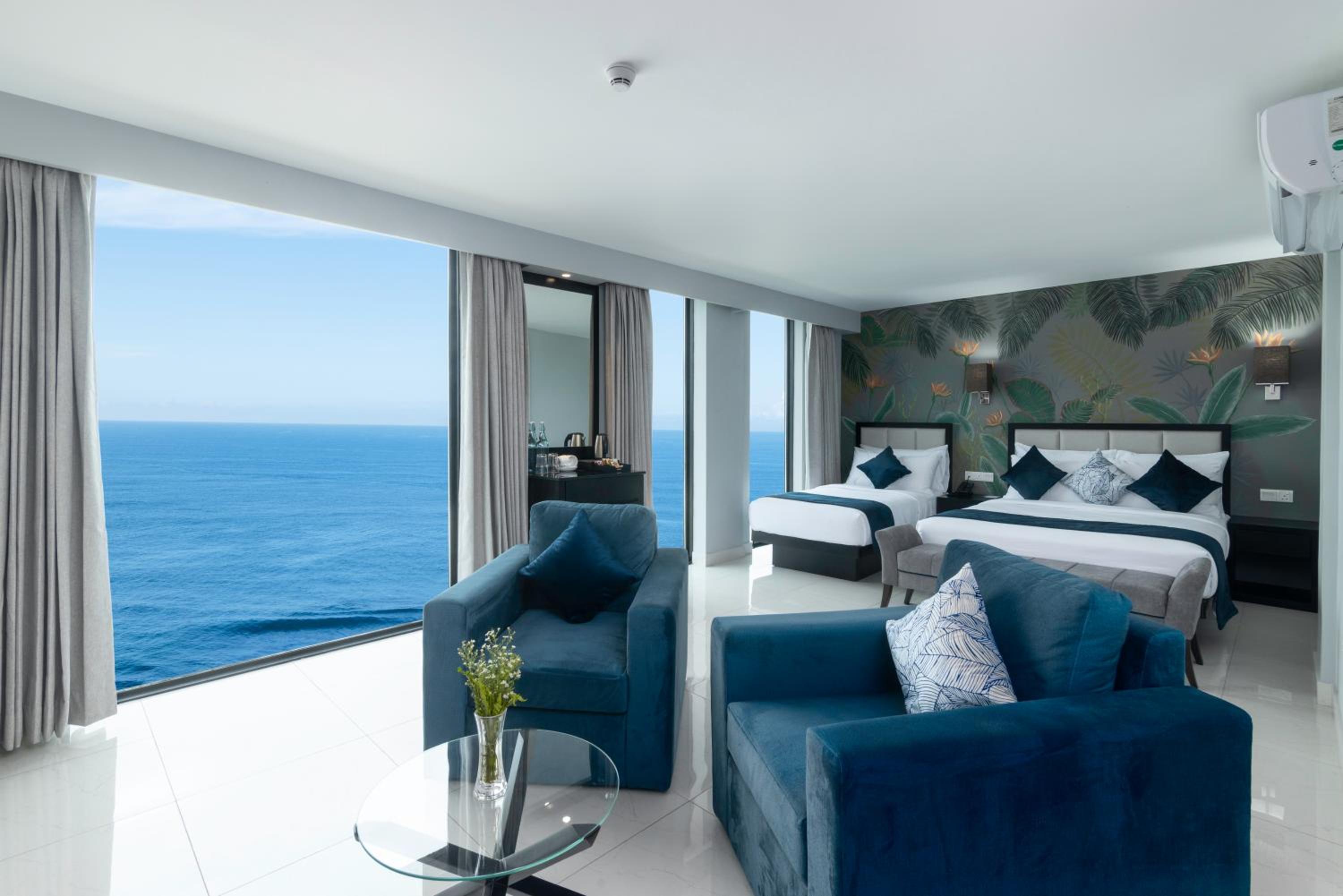 Signature Family Sea Front