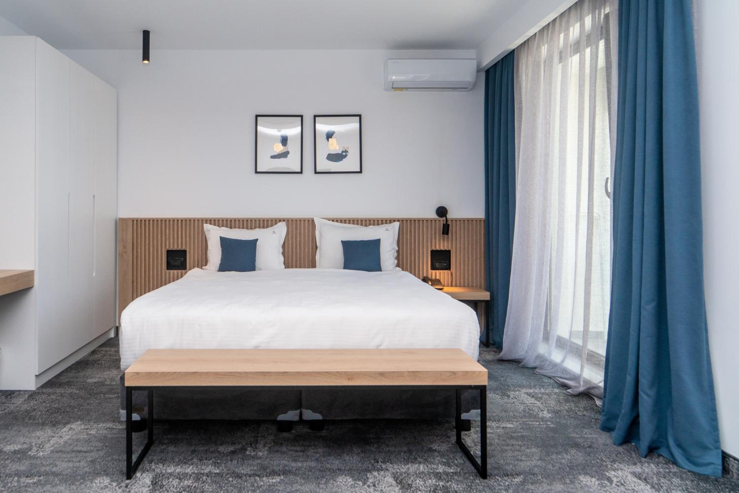Superior King Room