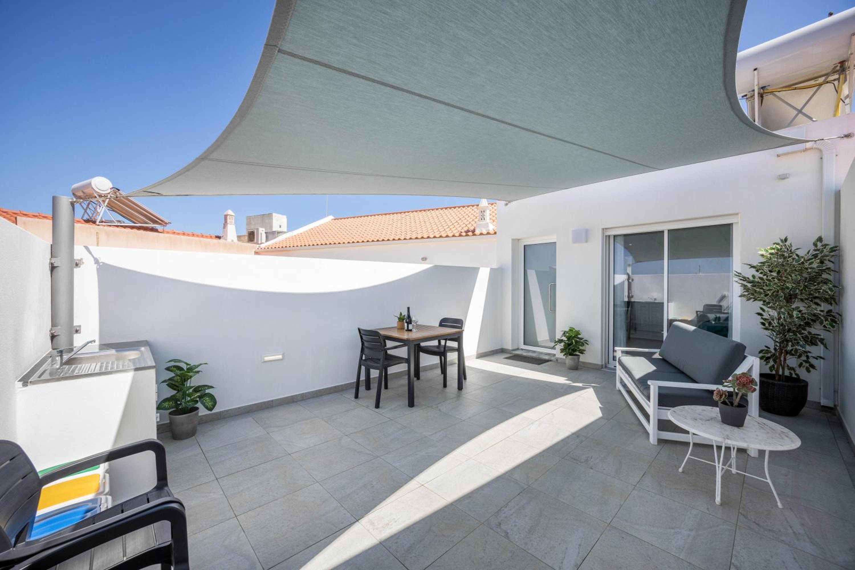 Superior One-Bedroom Apartment with Balcony - Photo 4
