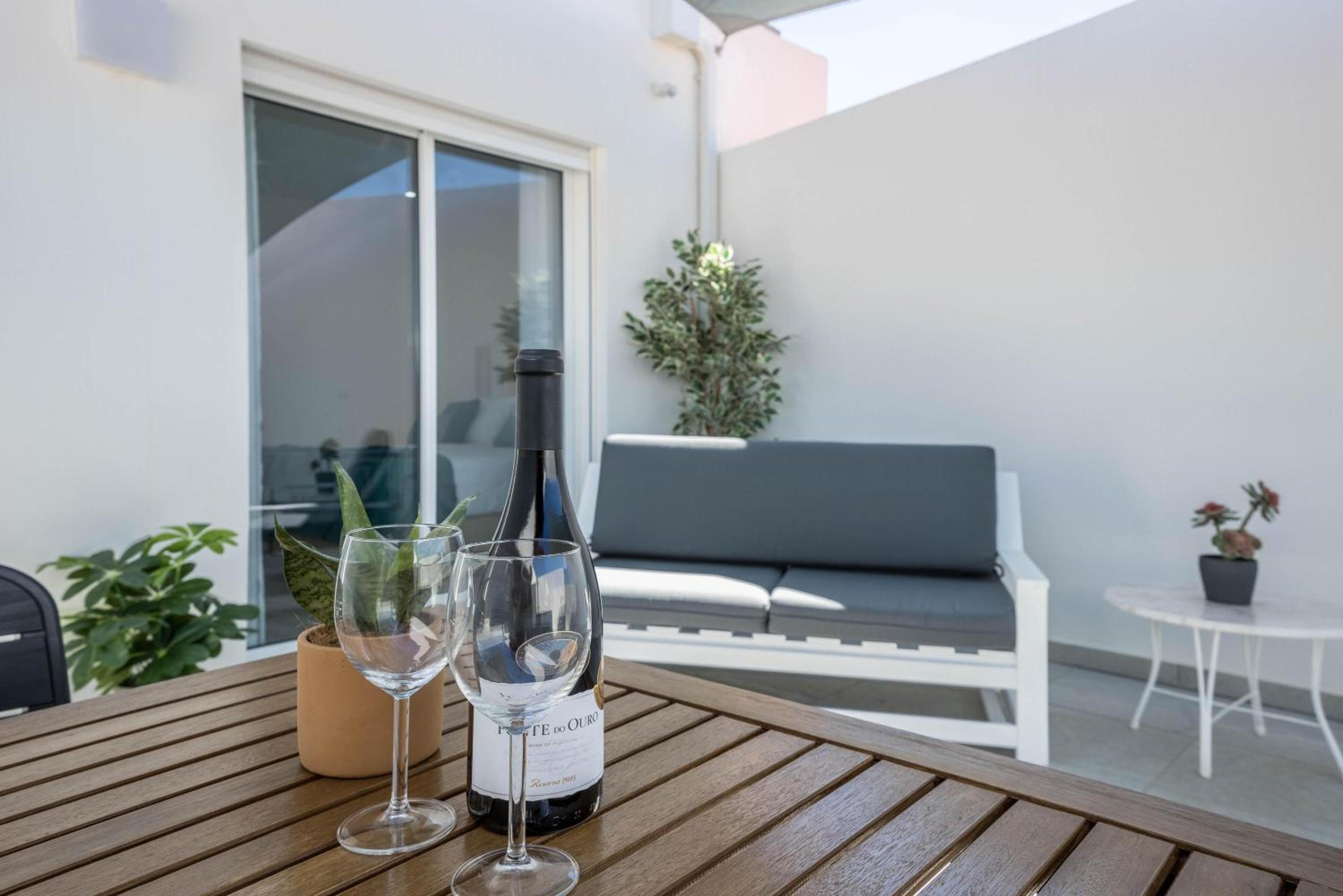 Superior One-Bedroom Apartment with Balcony - Photo 14
