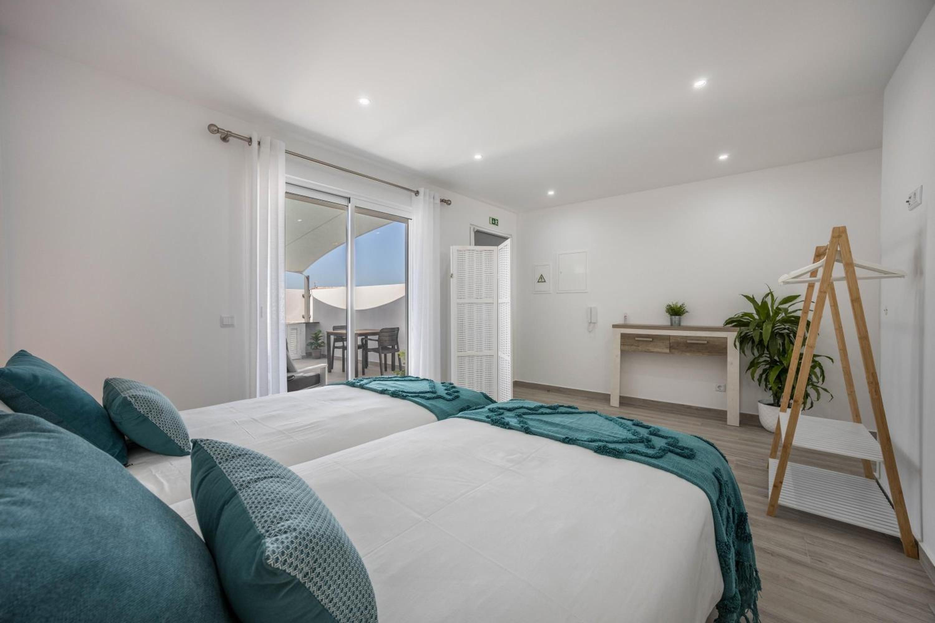 Superior One-Bedroom Apartment with Balcony - Photo 5
