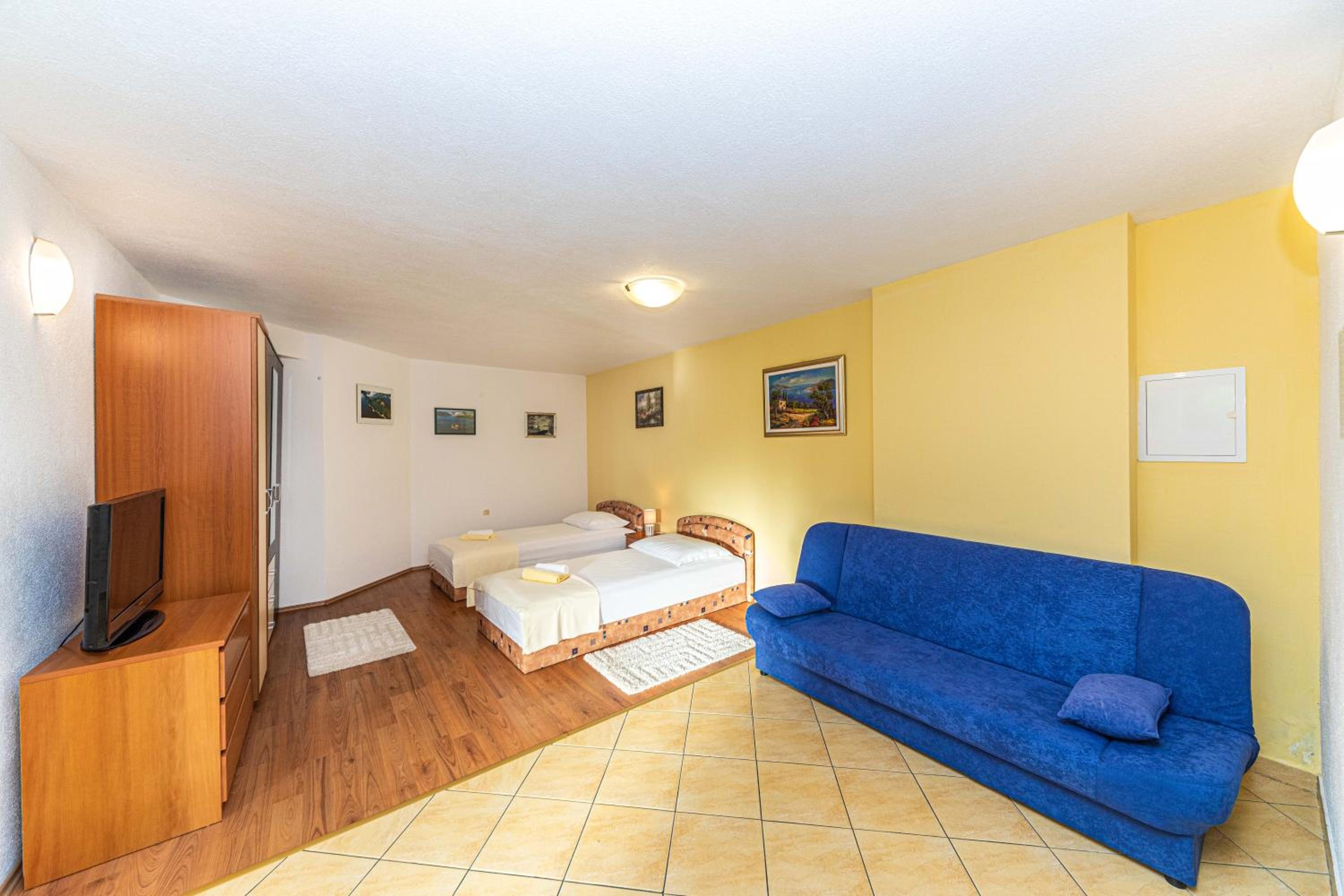 One-Bedroom Family Apartment