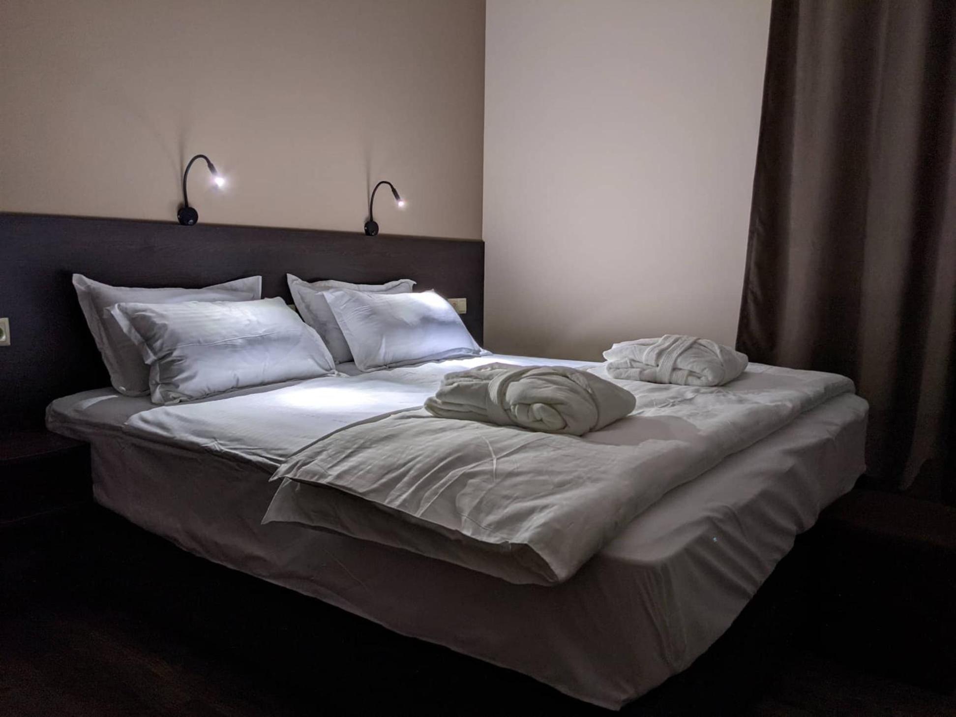 Double or Twin Room with Mountain View photo 1