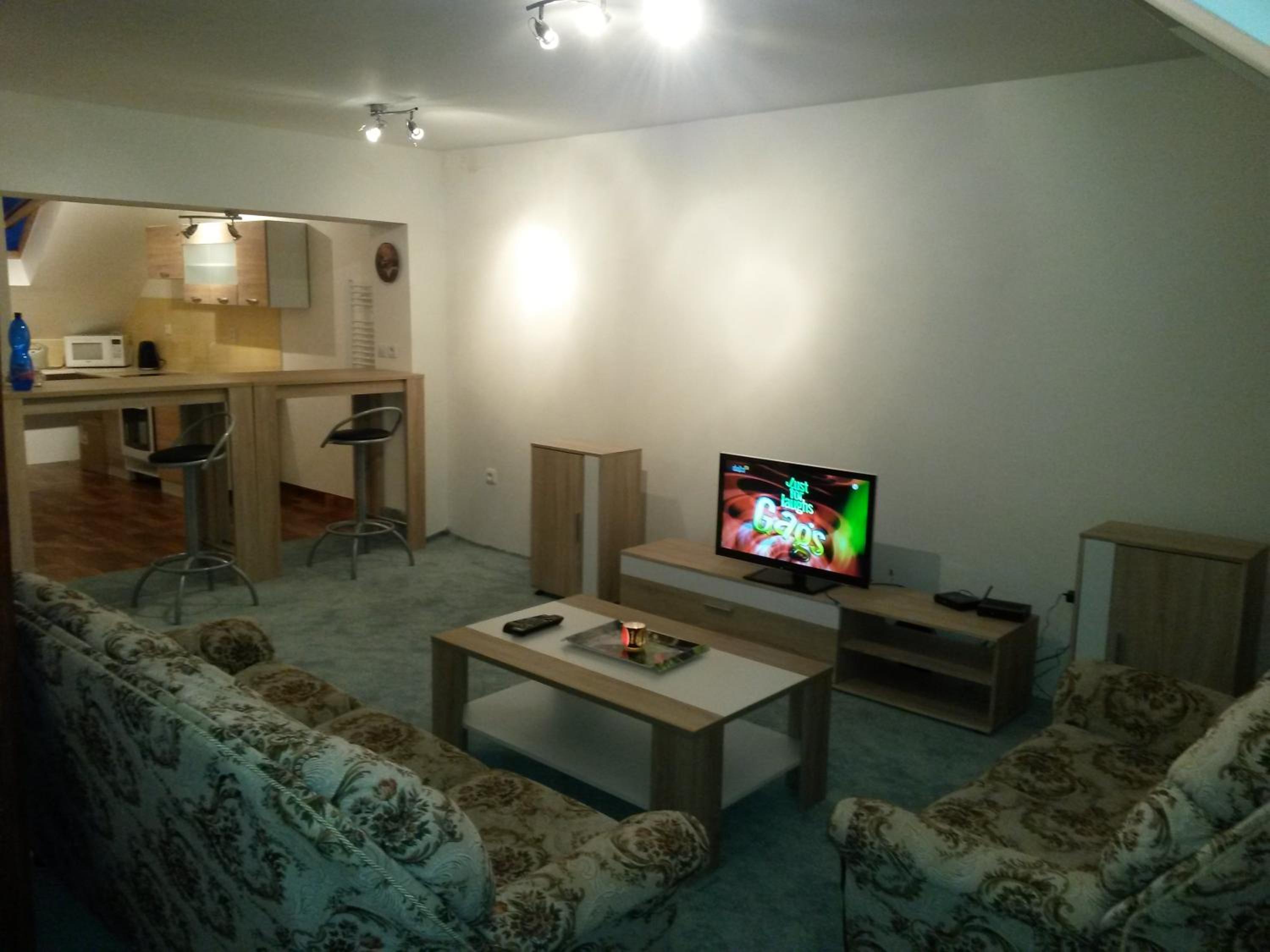 Triple Room with Shared Bathroom photo 2