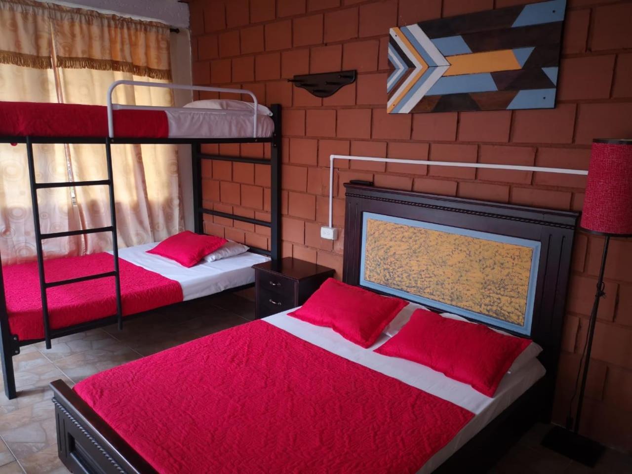 Quadruple Room with Private Bathroom photo 3