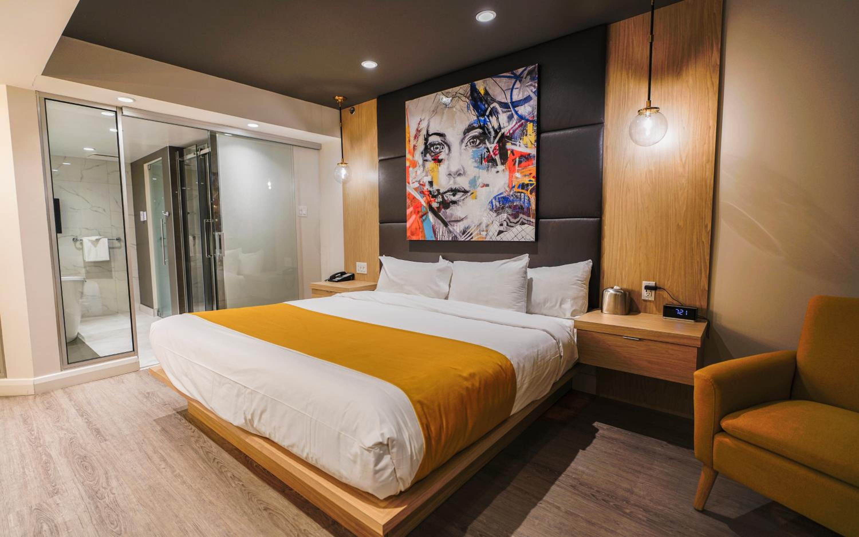 Queen bed Suite - Asian Theme