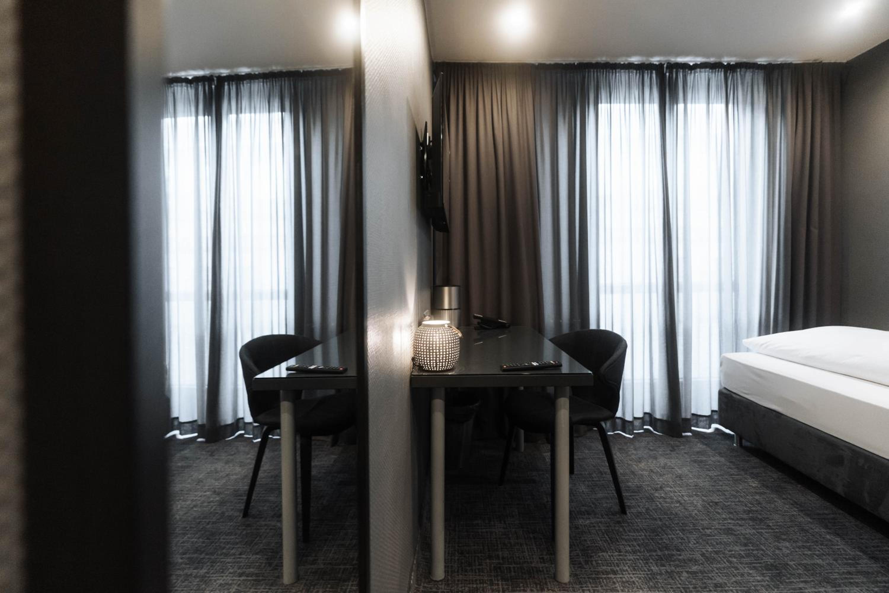 Single Room photo 2