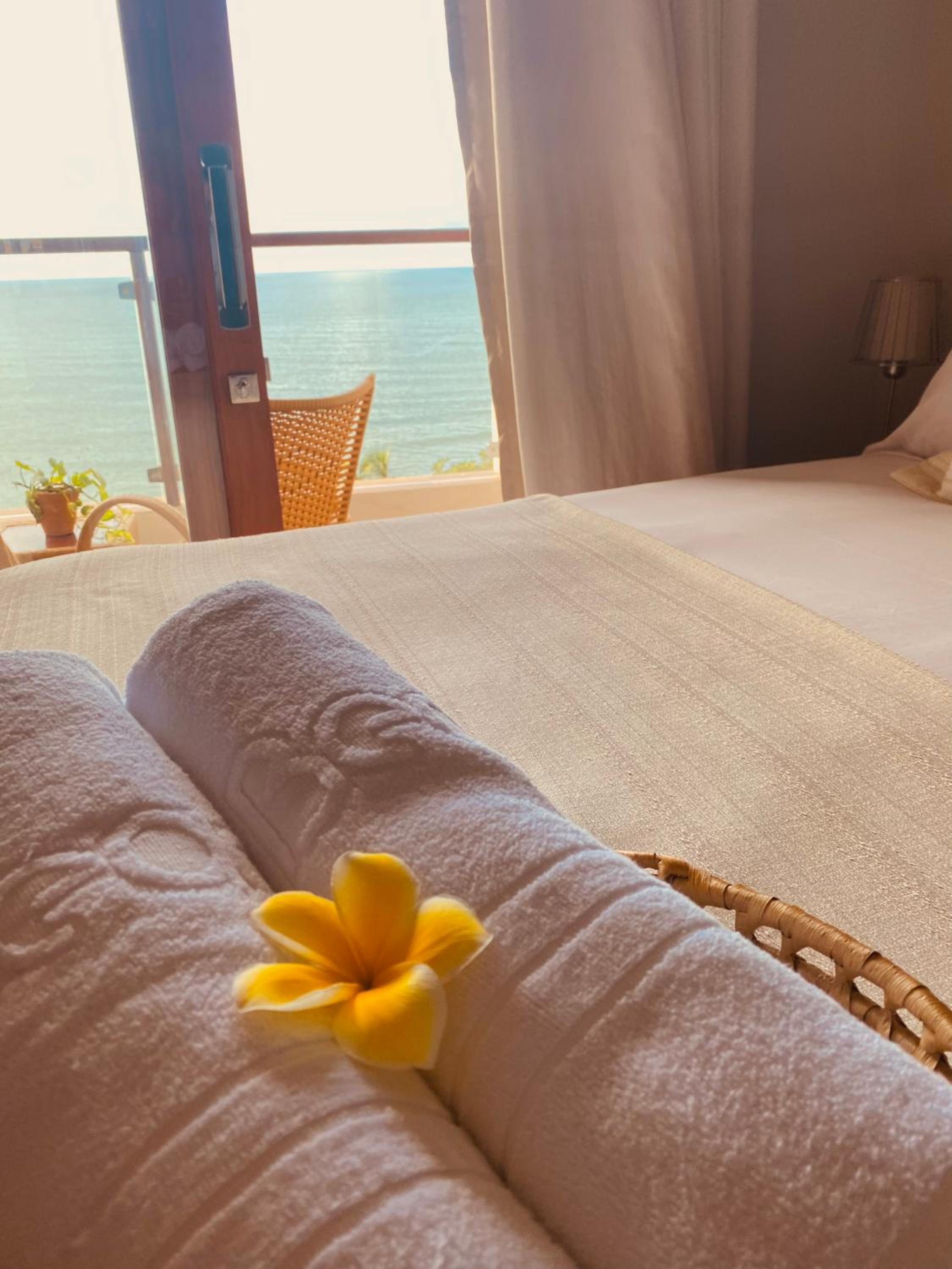 Deluxe Double Room with Balcony and Sea View - Photo 4