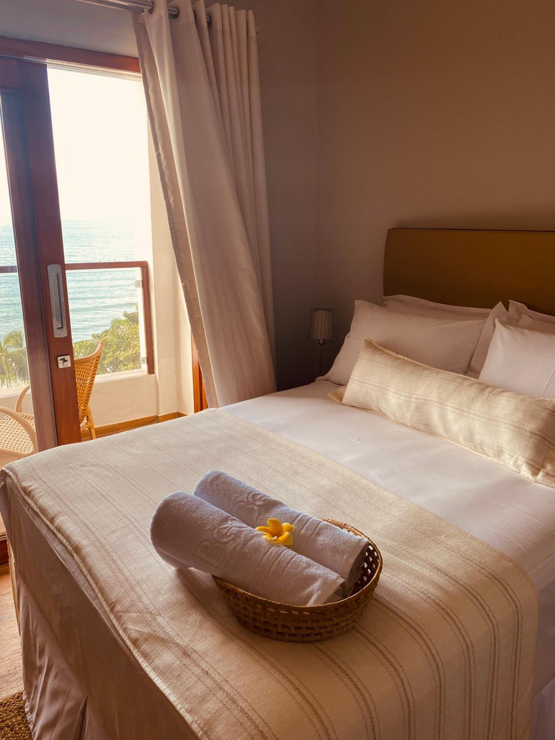 Deluxe Double Room with Balcony and Sea View - Photo 3