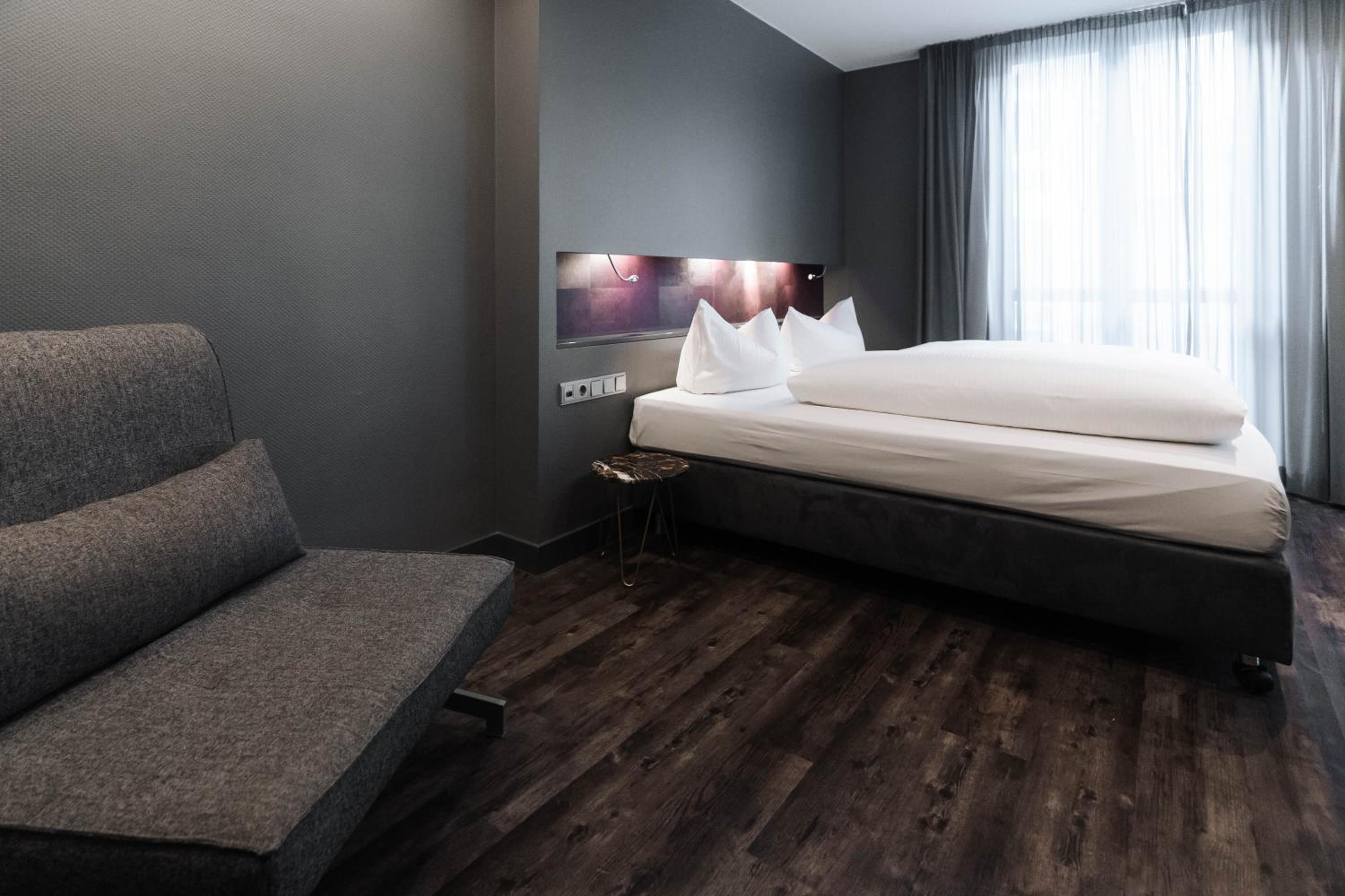 Premium Class Double Room - Photo 6